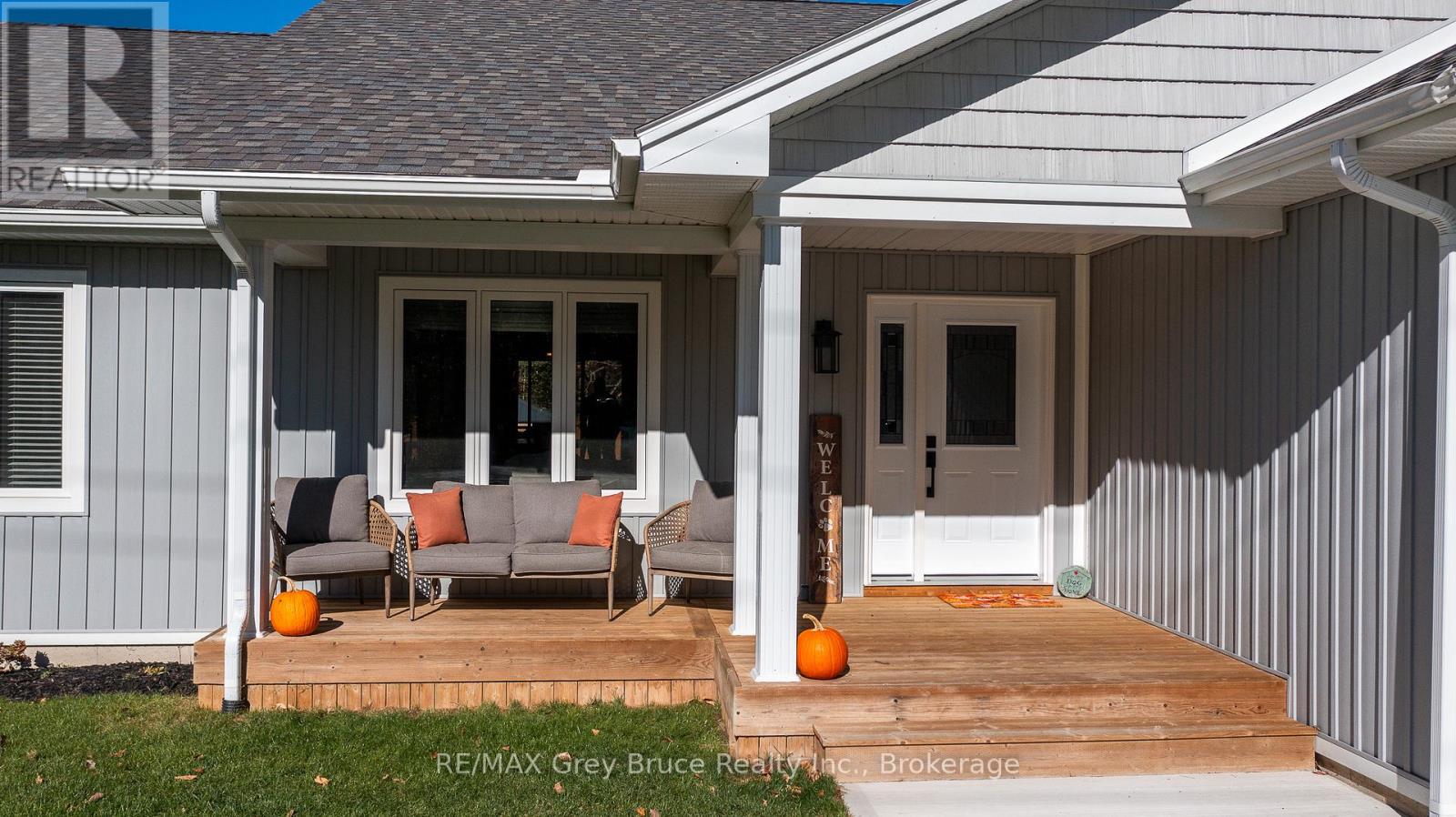 611 Sixth Street N, South Bruce Peninsula, Ontario N0H 2G0 - Photo 2 - X13474898