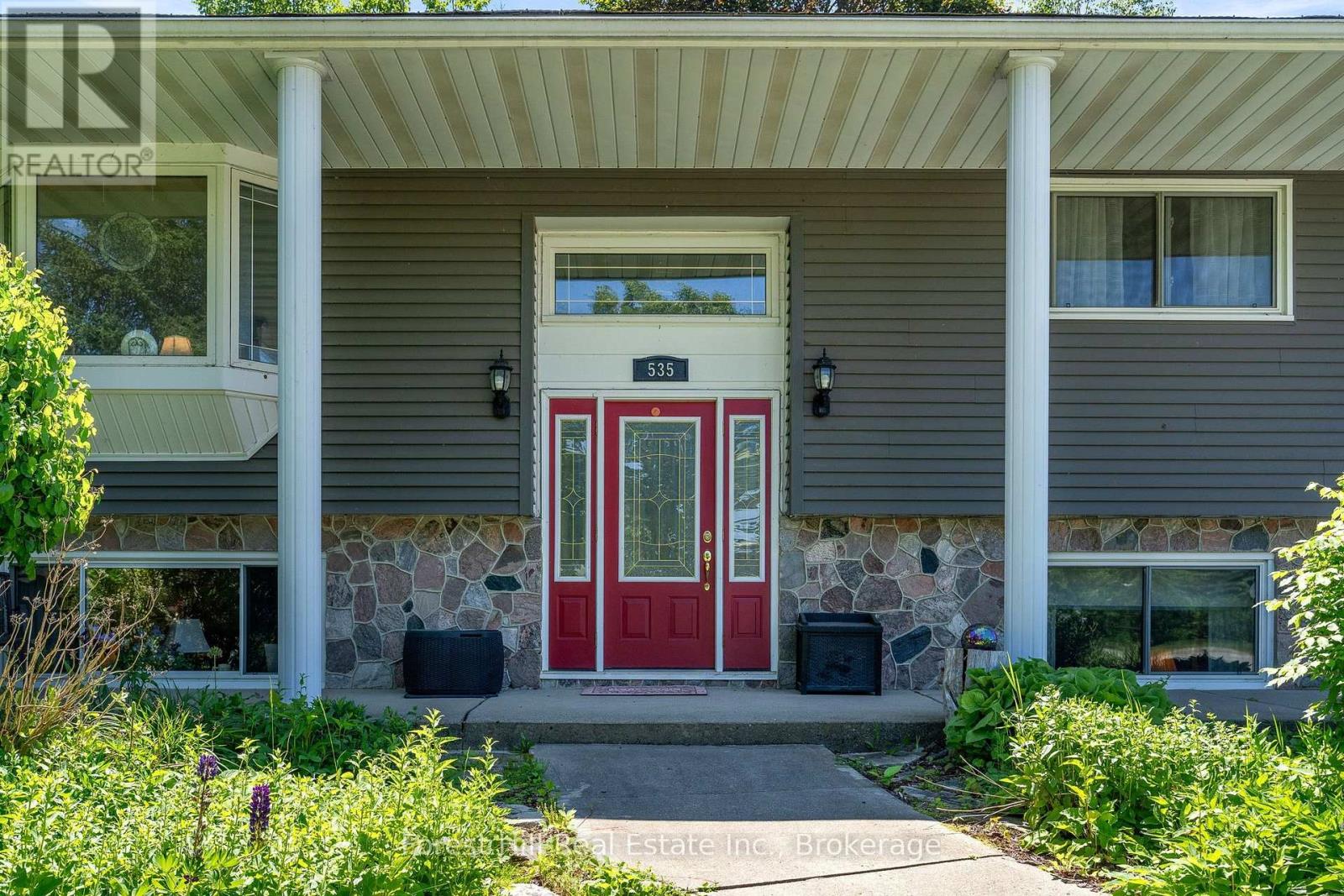 535 George Street, South Bruce Peninsula, Ontario N0H 2T0 - Photo 3 - X13480236