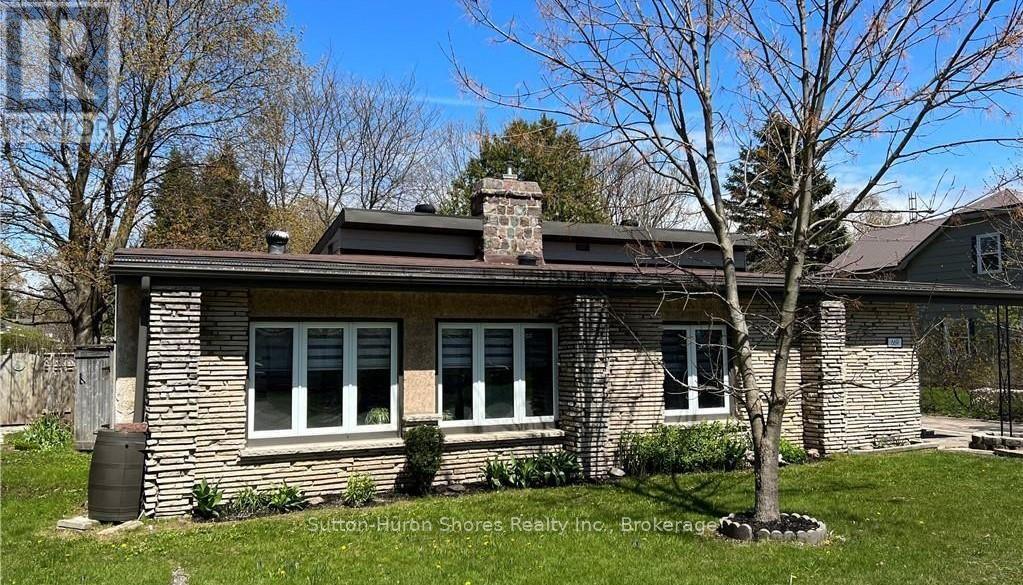 669 Louis Street, Saugeen Shores, Ontario N0H 2C4 - Photo 1 - X13488256
