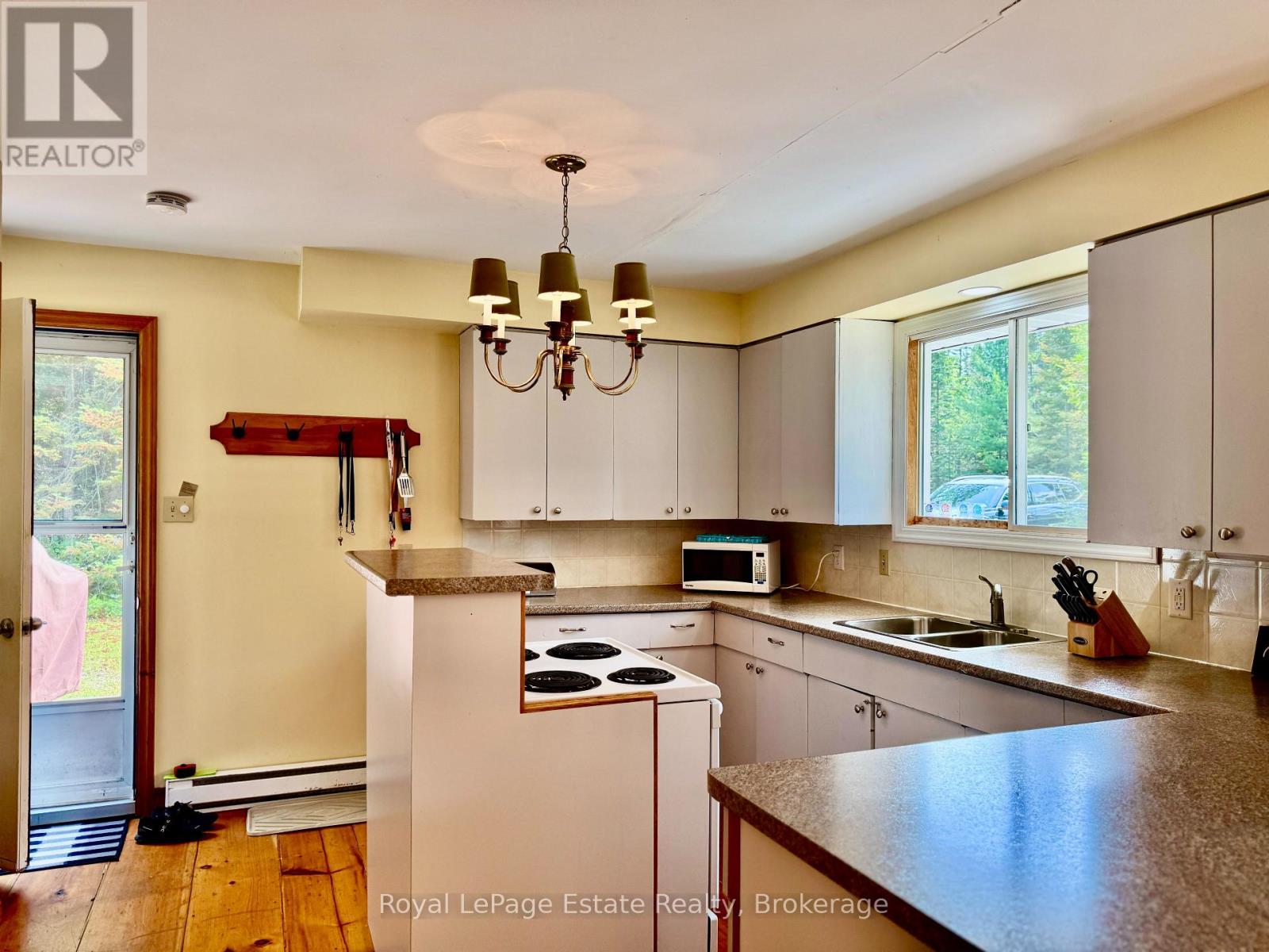 234 Ogimah Road, Native Leased Lands, Ontario N0H 2G0 - Photo 8 - X13492778