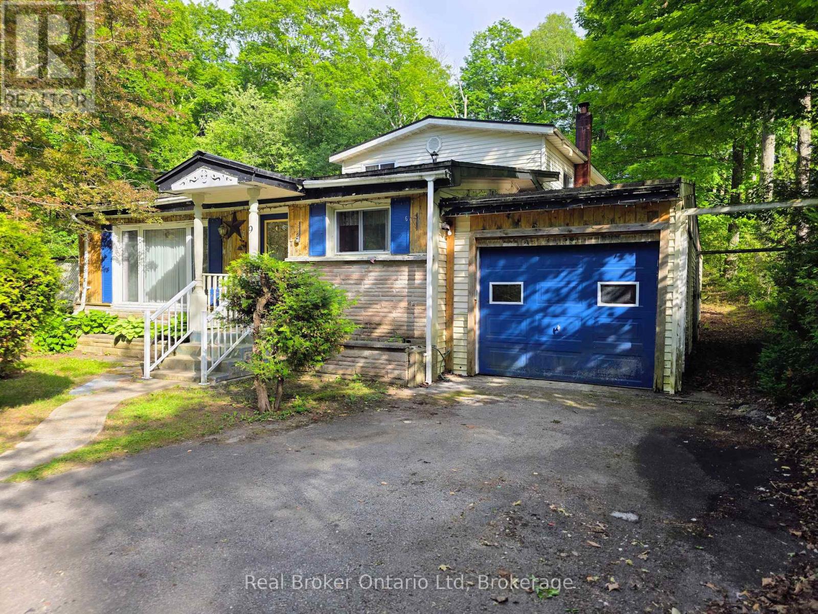 9 Burton Crescent S, South Bruce Peninsula, Ontario N0H 2G0 - Photo 1 - X13493568