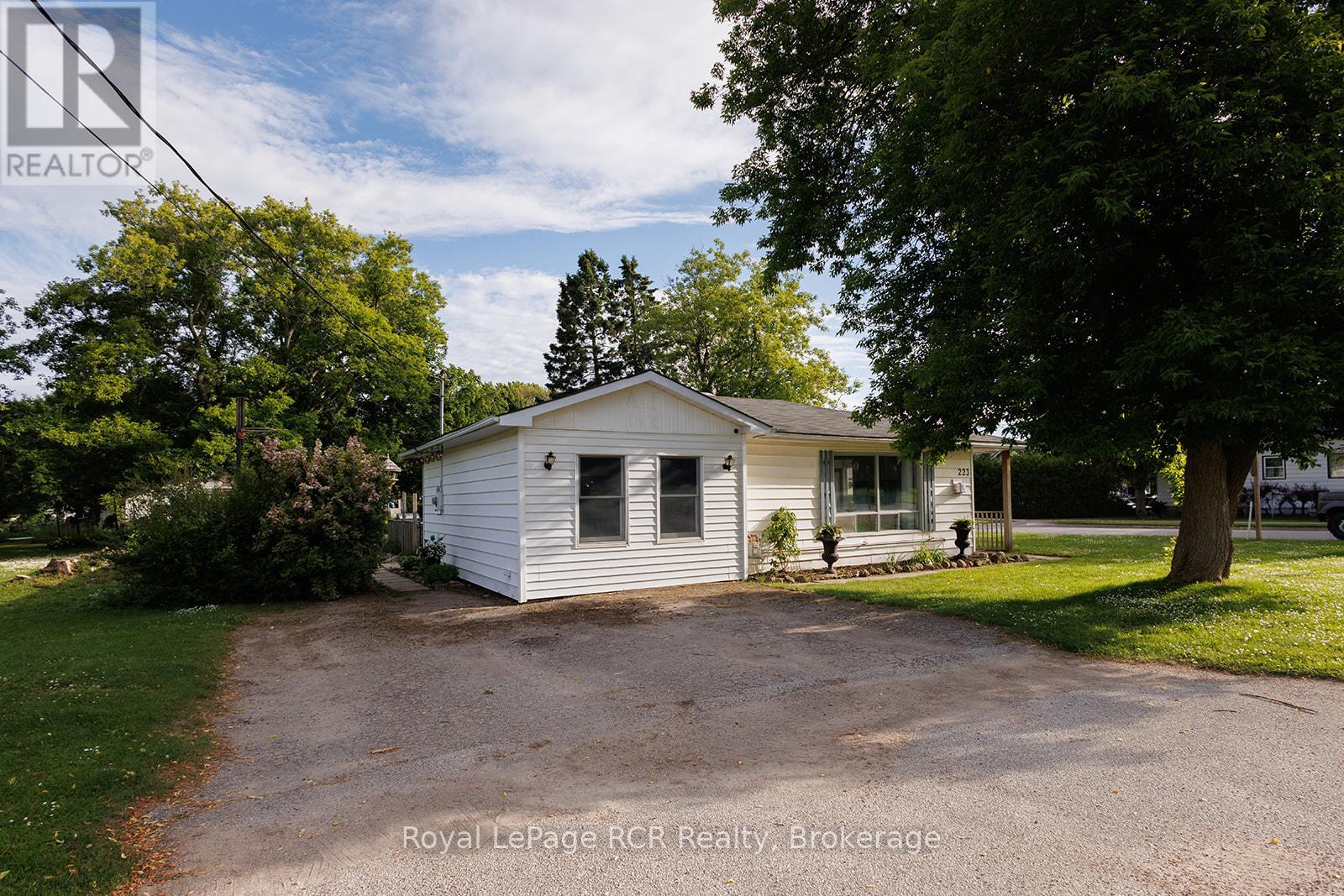 223 Division Street, South Bruce Peninsula, Ontario N0H 2T0 - Photo 4 - X13495330