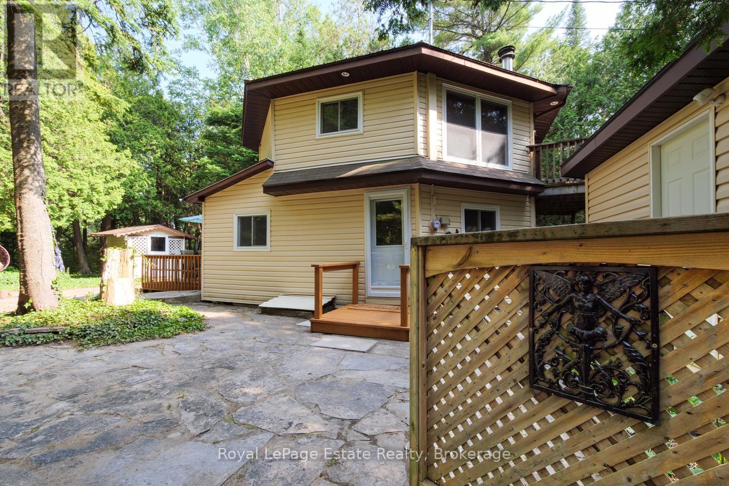 125 Third Avenue N, South Bruce Peninsula, Ontario N0H 2G0 - Photo 2 - X13509256