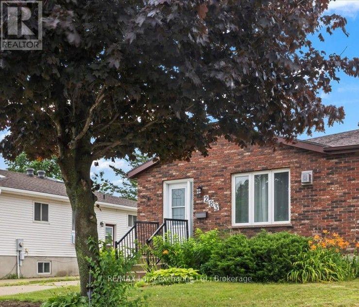 283 Bricker Street, Saugeen Shores, Ontario N0H 2C1 - Photo 2 - X13513470