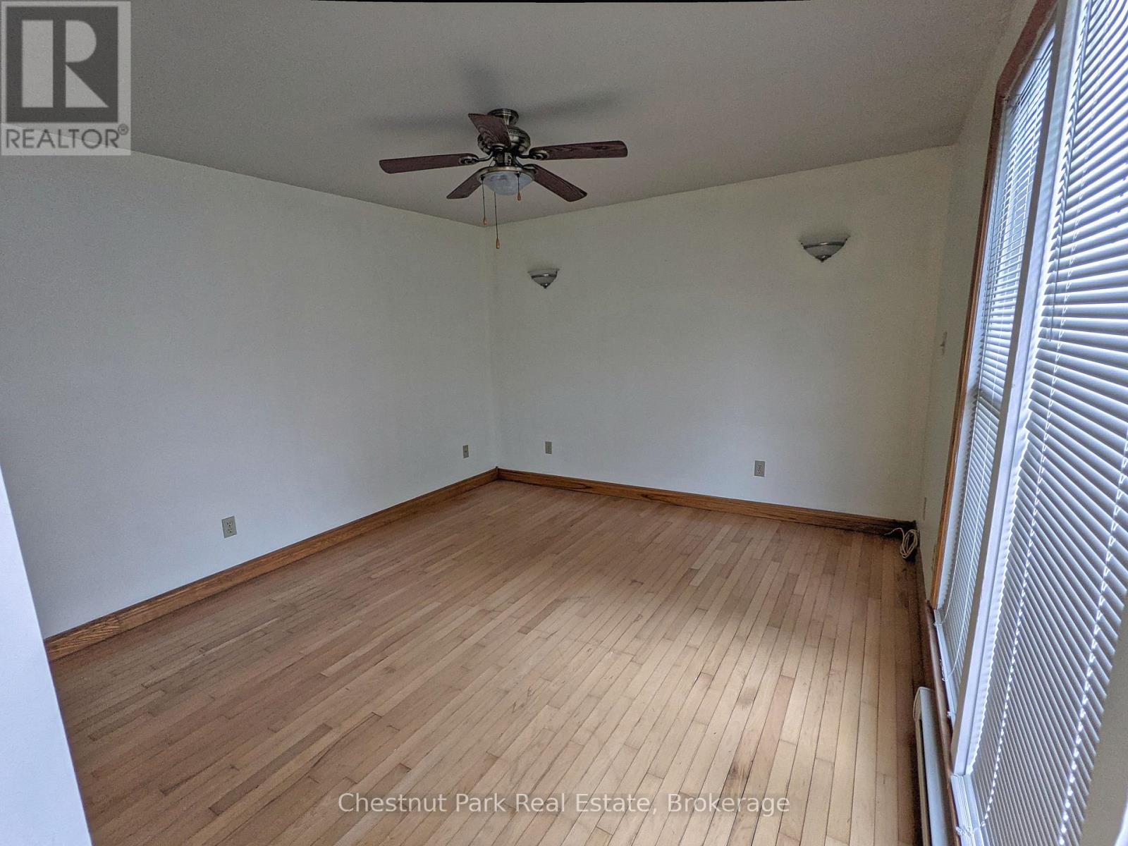 319 Berford Street, South Bruce Peninsula, Ontario N0H 2T0 - Photo 5 - X13515832
