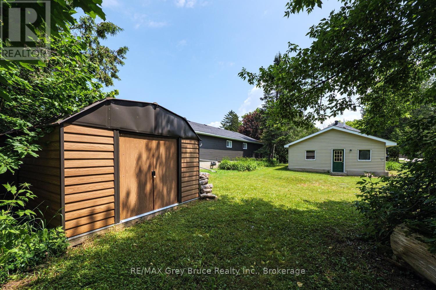 586 Dawson Street S, South Bruce Peninsula, Ontario N0H 2T0 - Photo 3 - X13517462