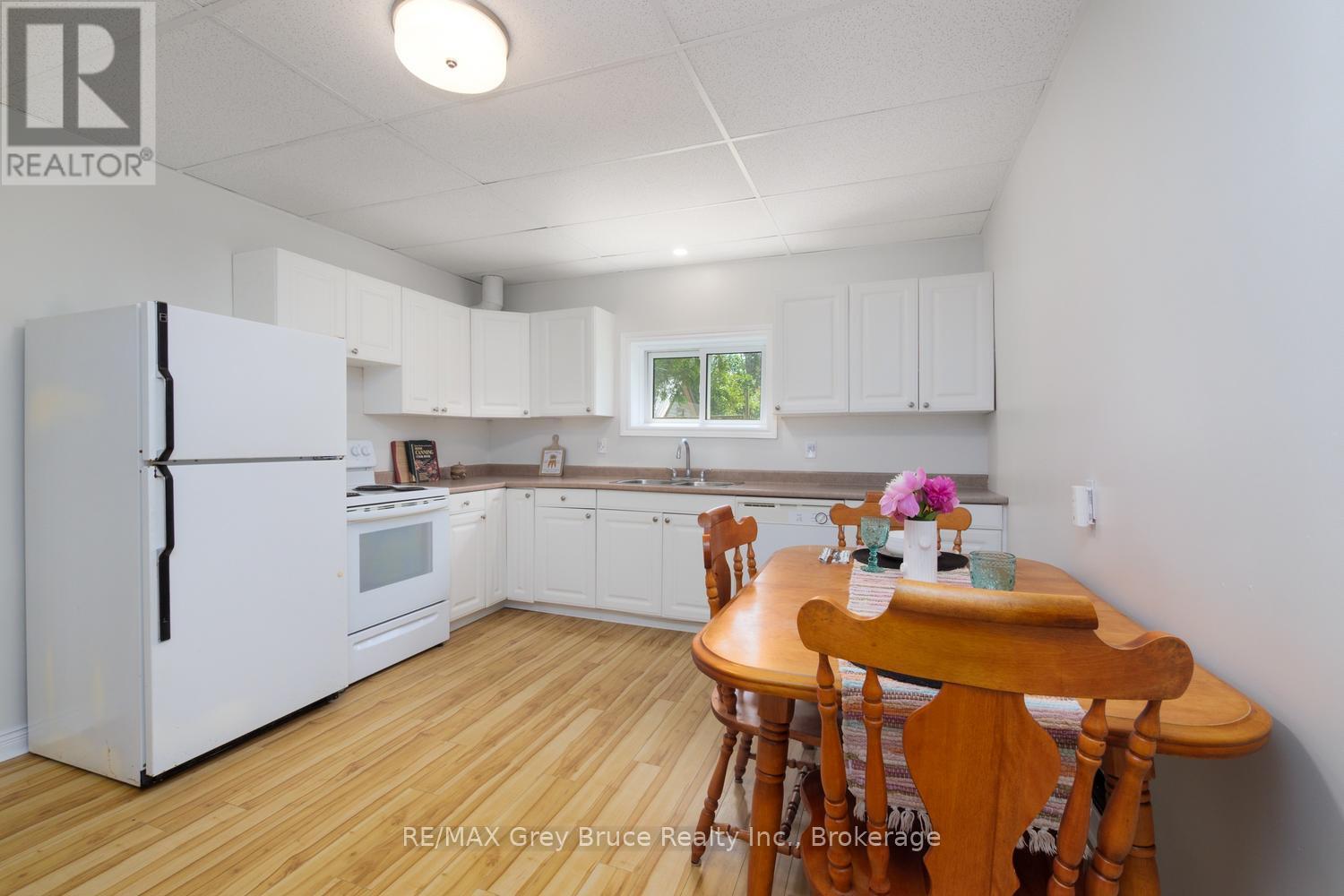 586 Dawson Street S, South Bruce Peninsula, Ontario N0H 2T0 - Photo 8 - X13517462