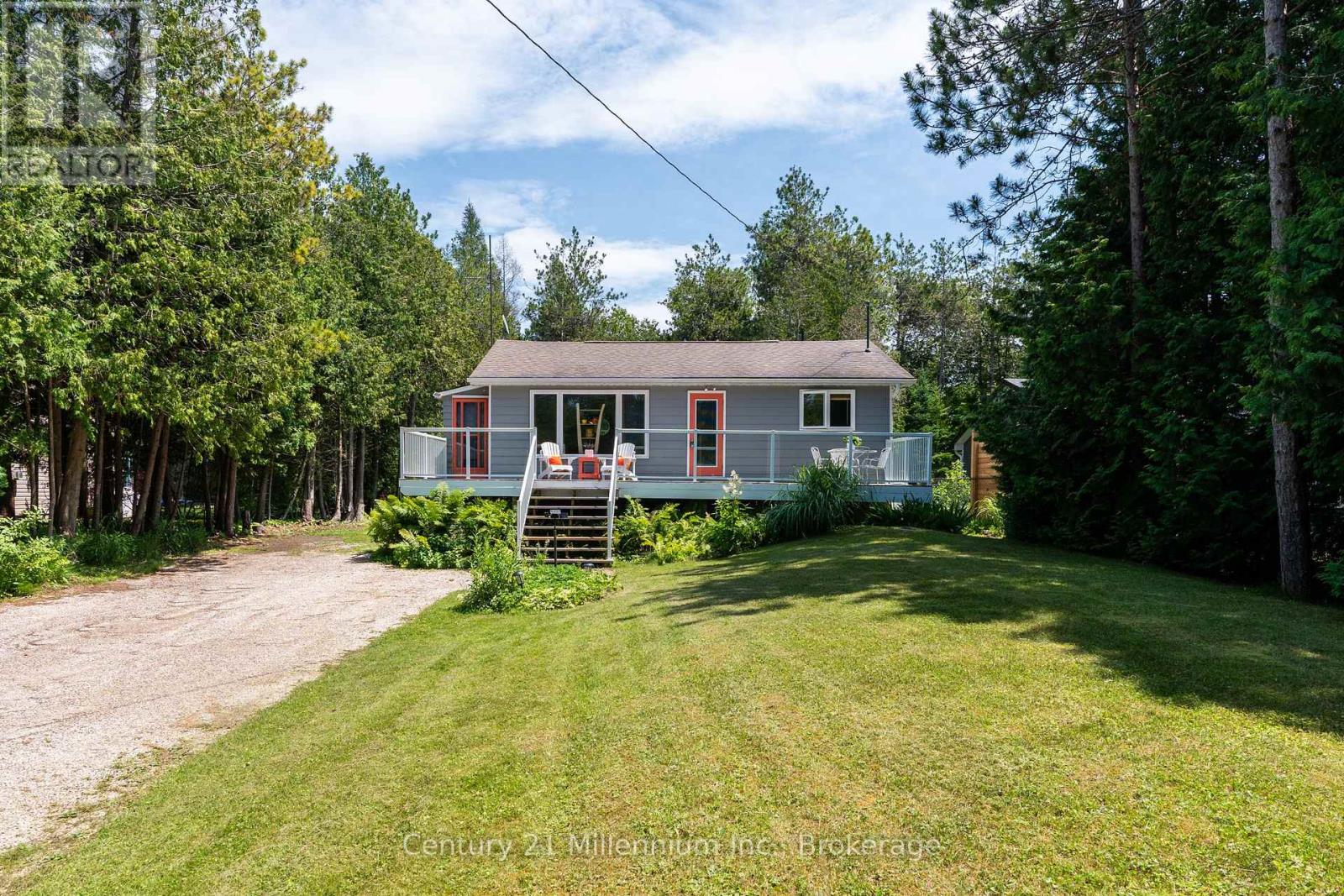 553 Bay Street, South Bruce Peninsula, Ontario N0H 2T0 - Photo 1 - X13533008