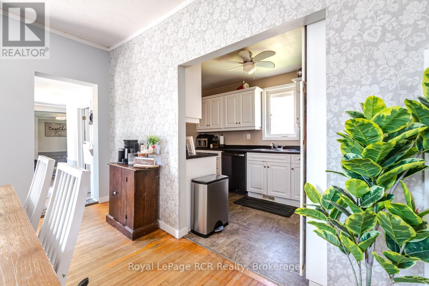 450 Taylor Street, South Bruce Peninsula, Ontario N0H 2T0 - Photo 9 - X13543424