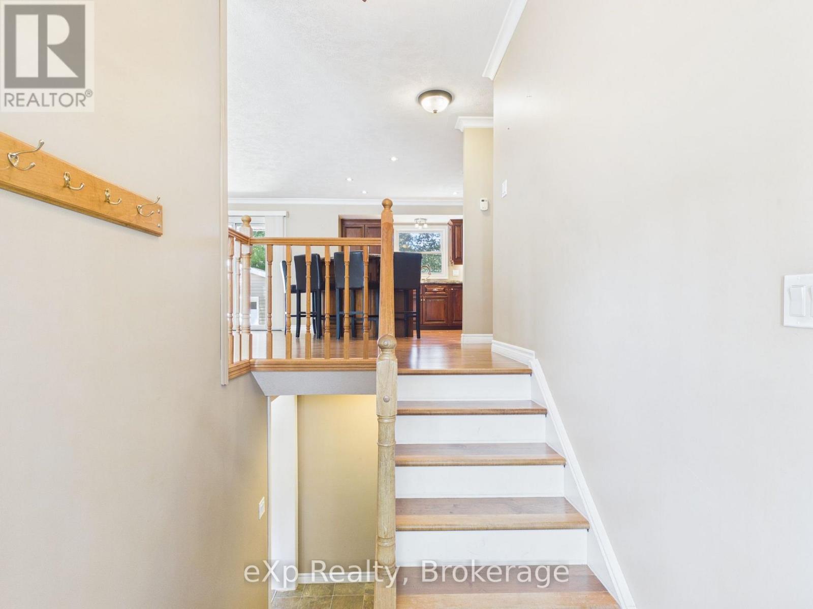 1024 Wellington Street, Saugeen Shores, Ontario N0H 2C3 - Photo 6 - X13564950