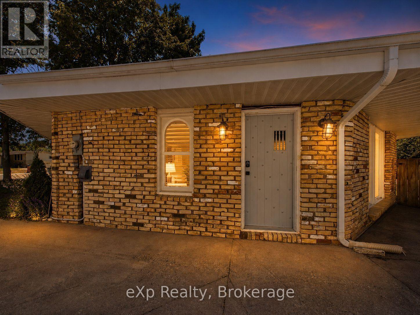 312 Bricker Street, Saugeen Shores, Ontario N0H 2C1 - Photo 3 - X13567462