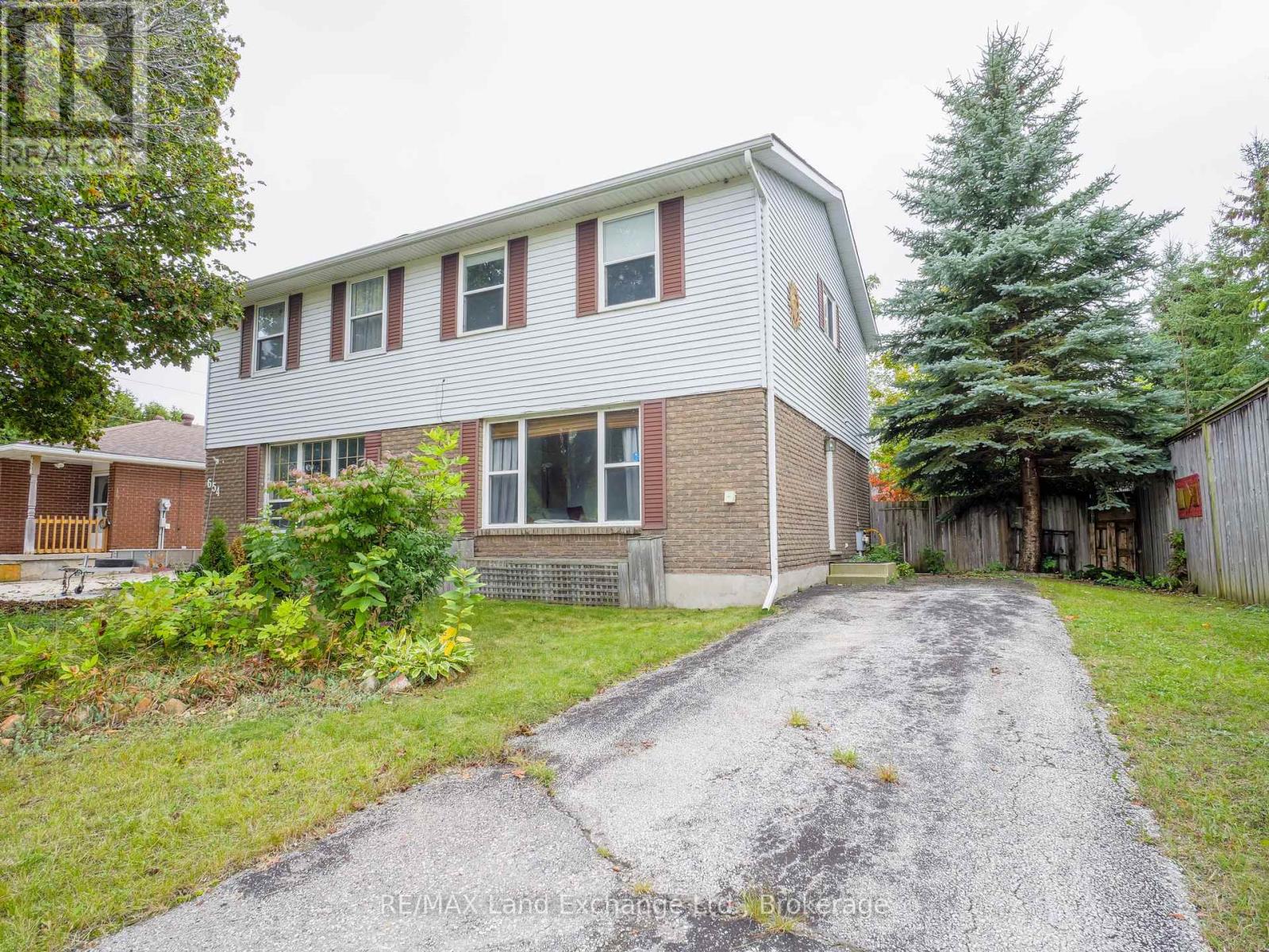 650 Barnes Avenue, Saugeen Shores, Ontario N0H 2C1 - Photo 1 - X13568510