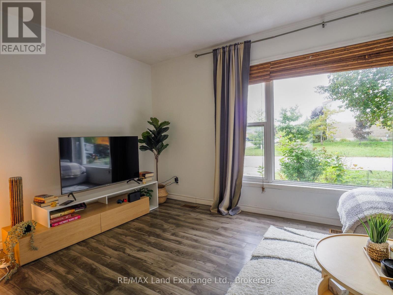 650 Barnes Avenue, Saugeen Shores, Ontario N0H 2C1 - Photo 4 - X13568510