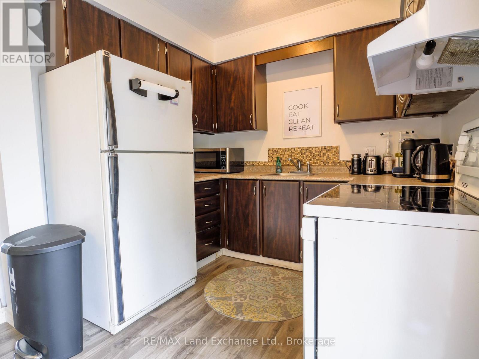 650 Barnes Avenue, Saugeen Shores, Ontario N0H 2C1 - Photo 8 - X13568510