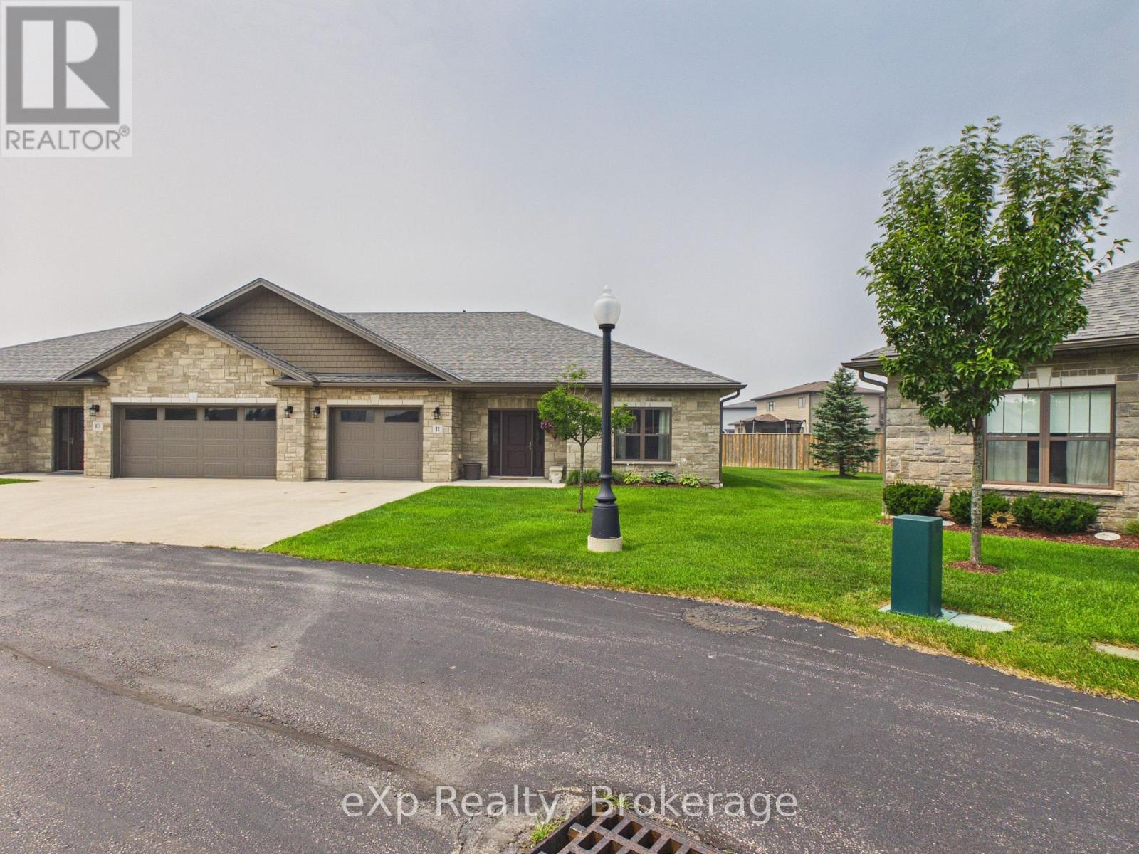 11 - 1050 Waterloo Street, Saugeen Shores, Ontario N0H 2C3 - Photo 3 - X13585112