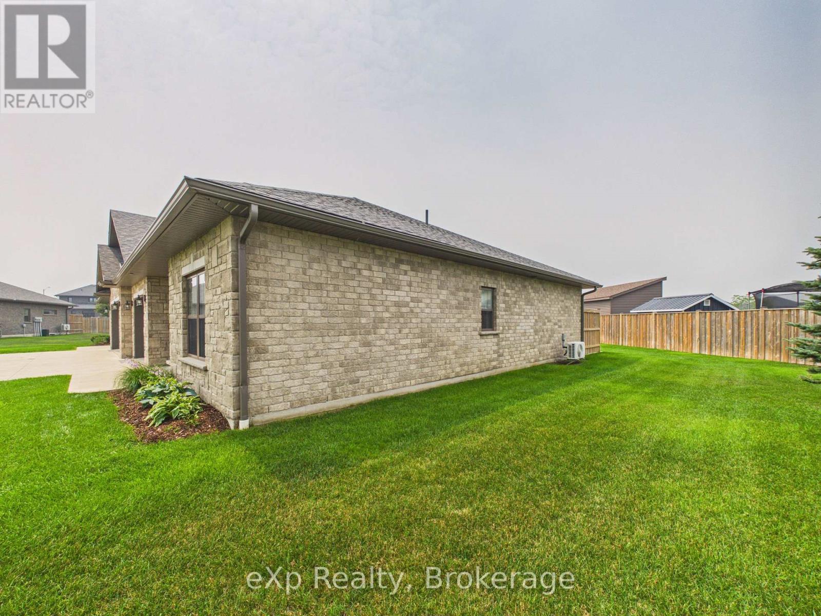 11 - 1050 Waterloo Street, Saugeen Shores, Ontario N0H 2C3 - Photo 6 - X13585112