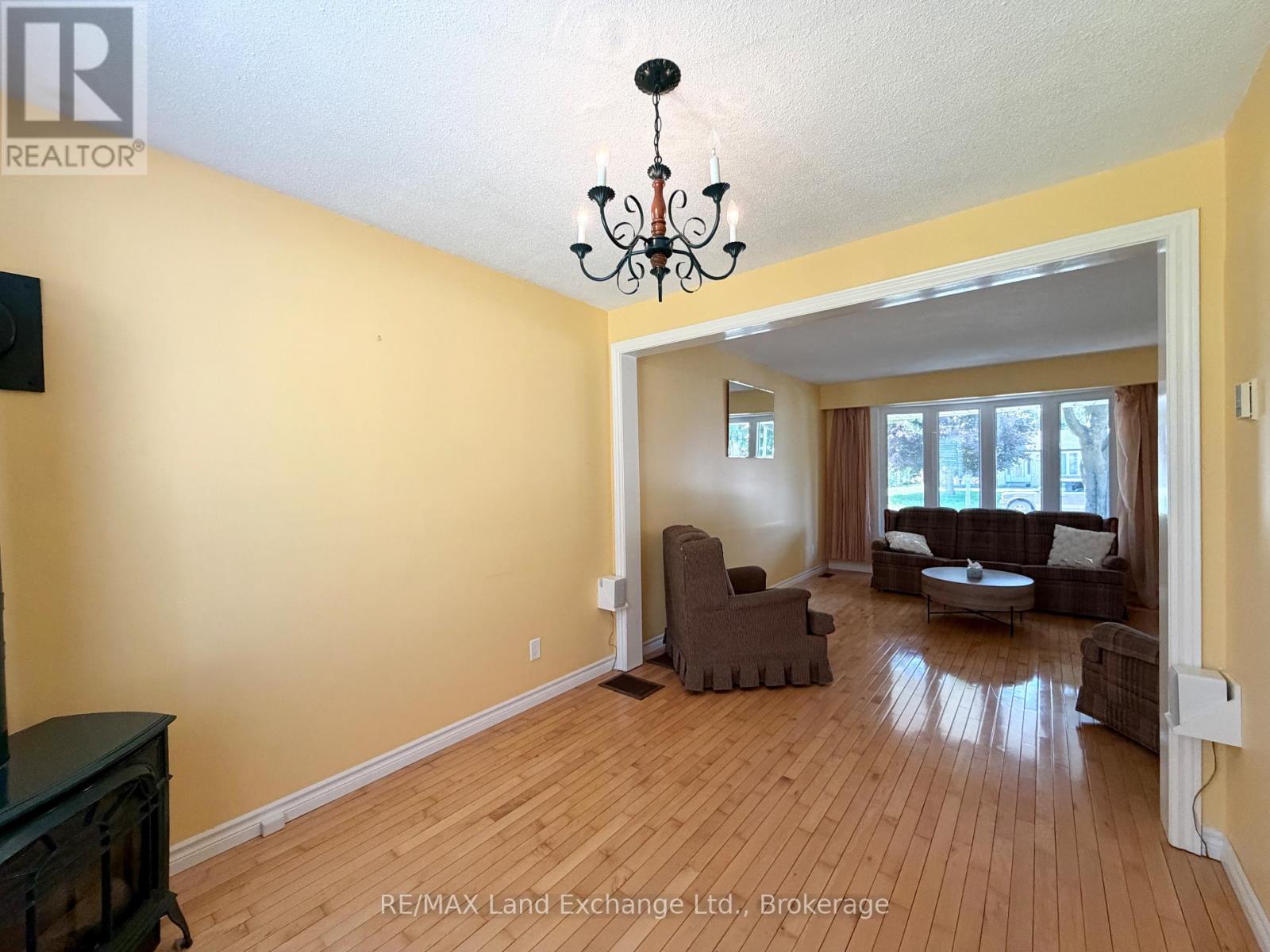 359 Crawford Street, Saugeen Shores, Ontario N0H 2C2 - Photo 9 - X13601306