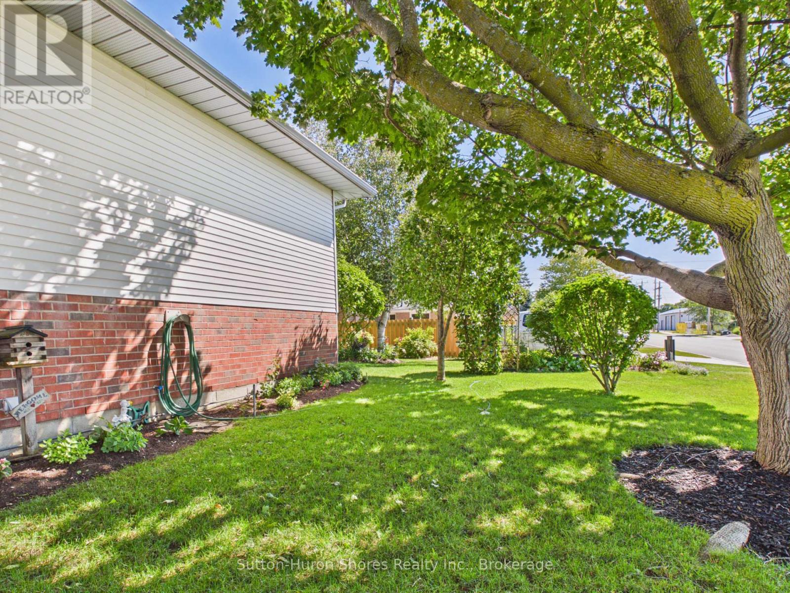 762 Bradford Street, Saugeen Shores, Ontario N0H 2C4 - Photo 5 - X13607938