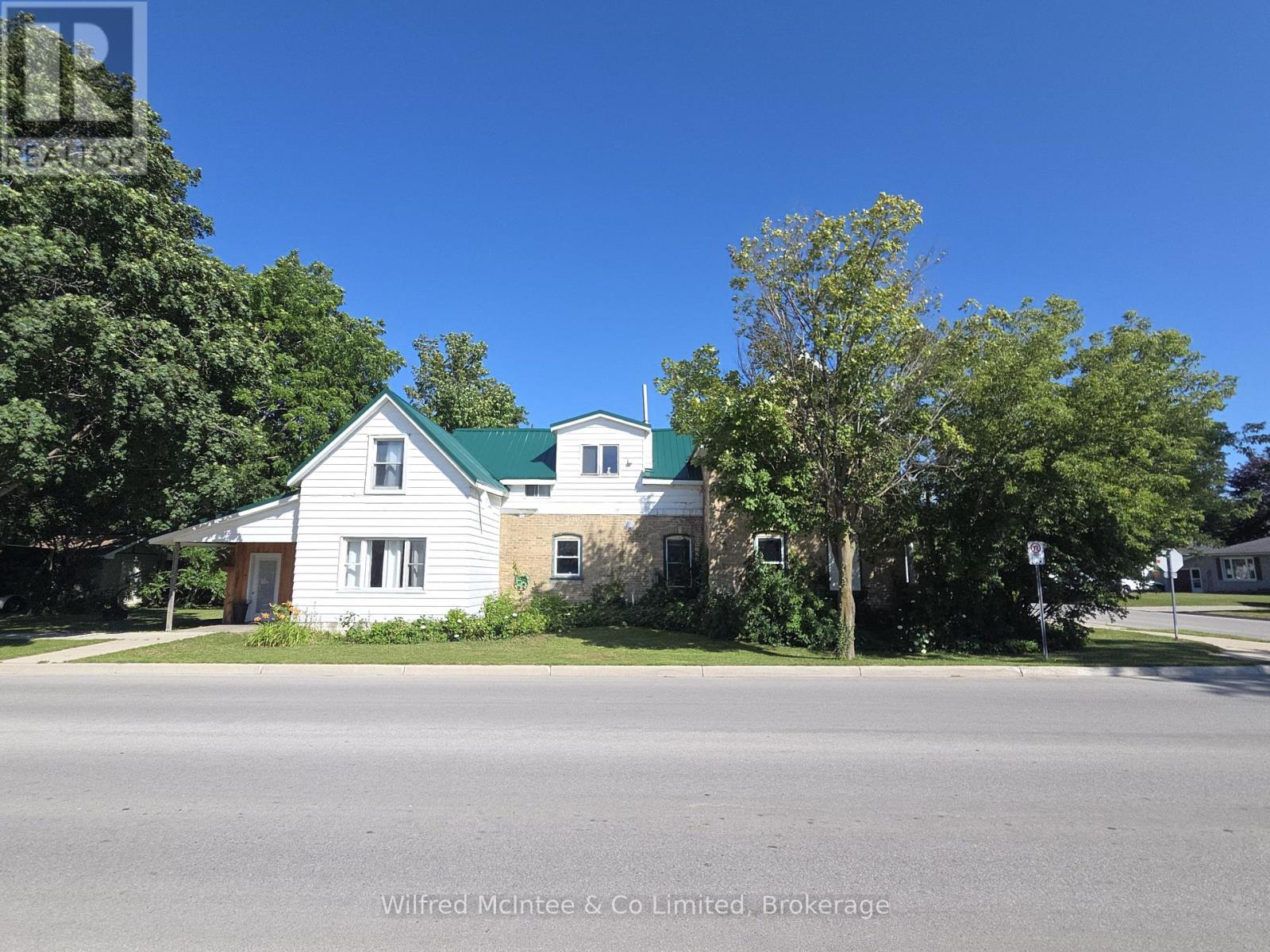 569 Eugenie Street, Saugeen Shores, Ontario N0H 2C0 - Photo 2 - X13613082
