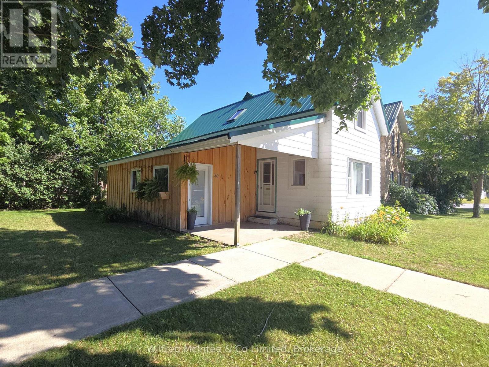 569 Eugenie Street, Saugeen Shores, Ontario N0H 2C0 - Photo 3 - X13613082
