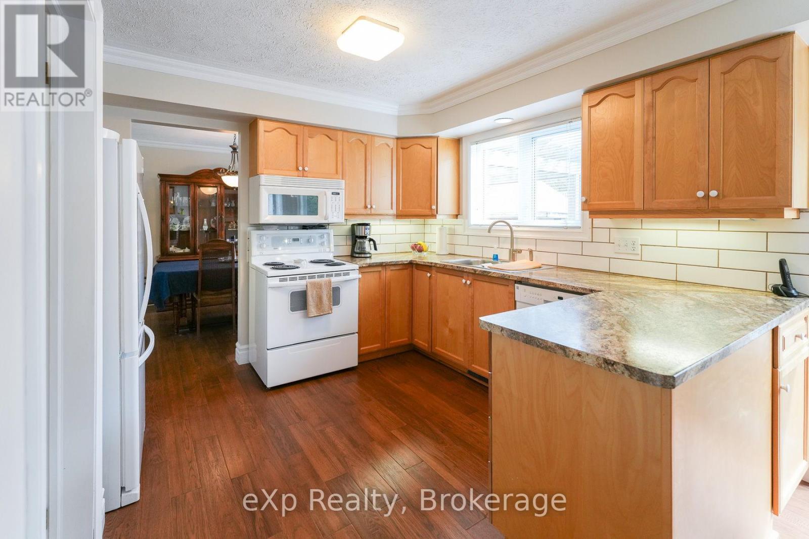 8 Sandpiper Court, Saugeen Shores, Ontario N0H 2L0 - Photo 9 - X13615466
