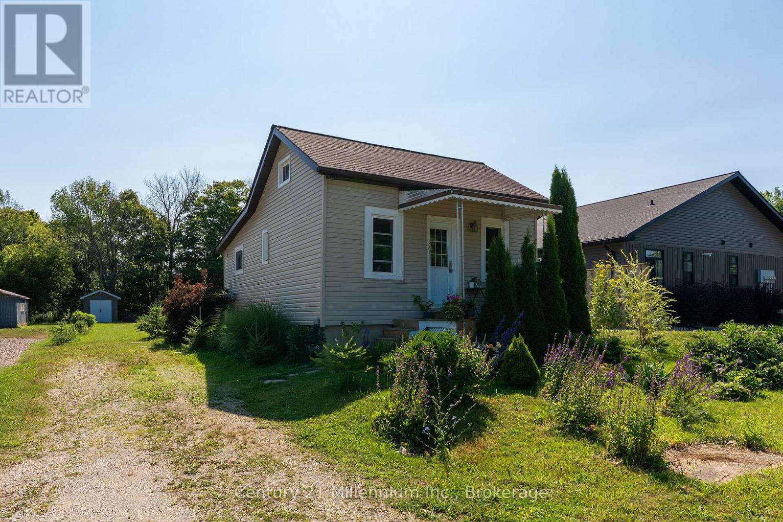 661 Watson Street, South Bruce Peninsula, Ontario N0H 2T0 - Photo 1 - X13625148