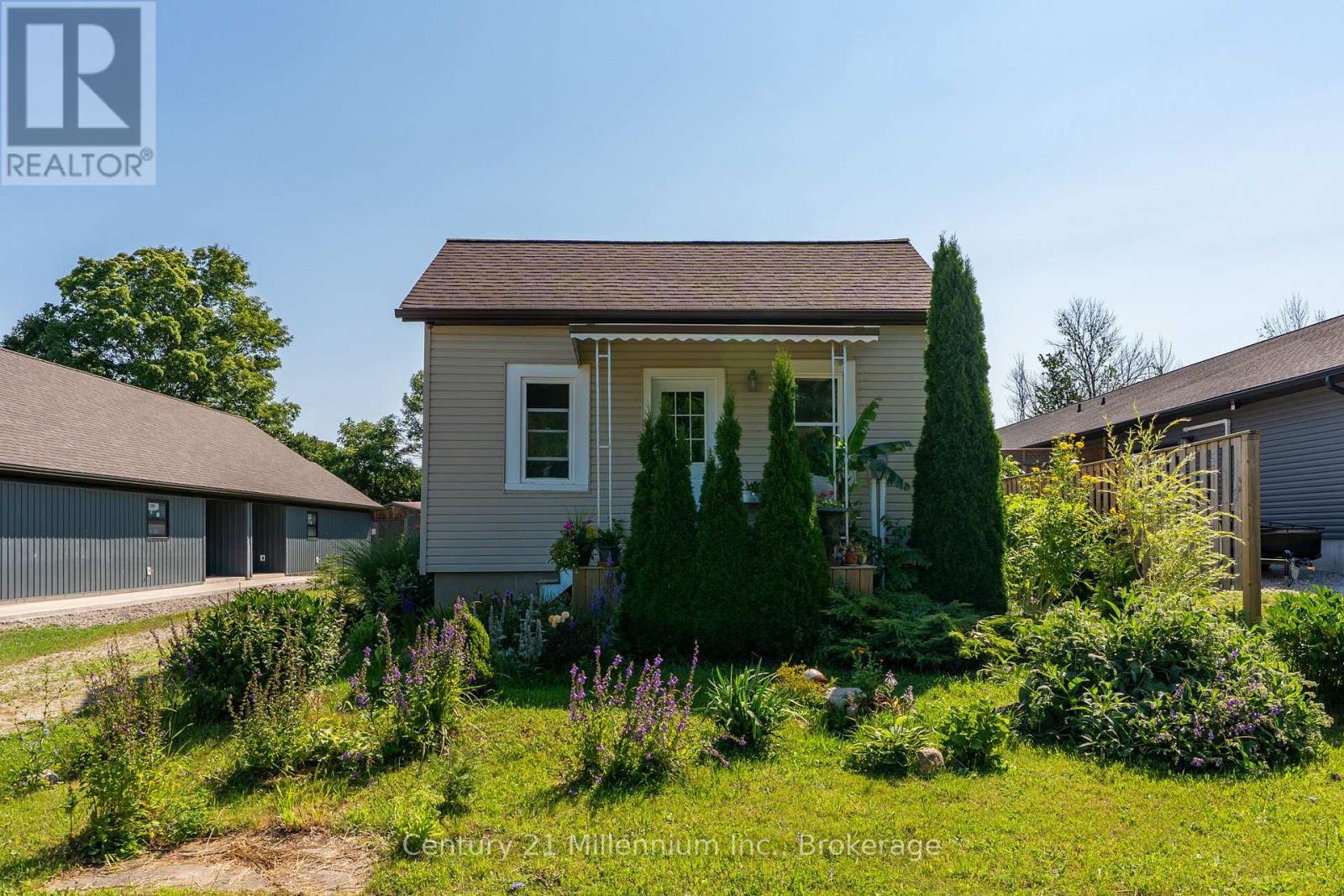 661 Watson Street, South Bruce Peninsula, Ontario N0H 2T0 - Photo 3 - X13625148