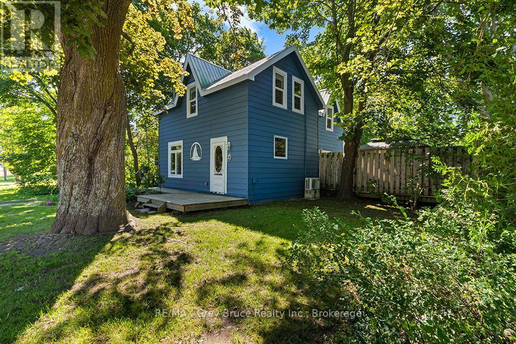 441 Frank Street, South Bruce Peninsula, Ontario N0H 2T0 - Photo 1 - X13631422