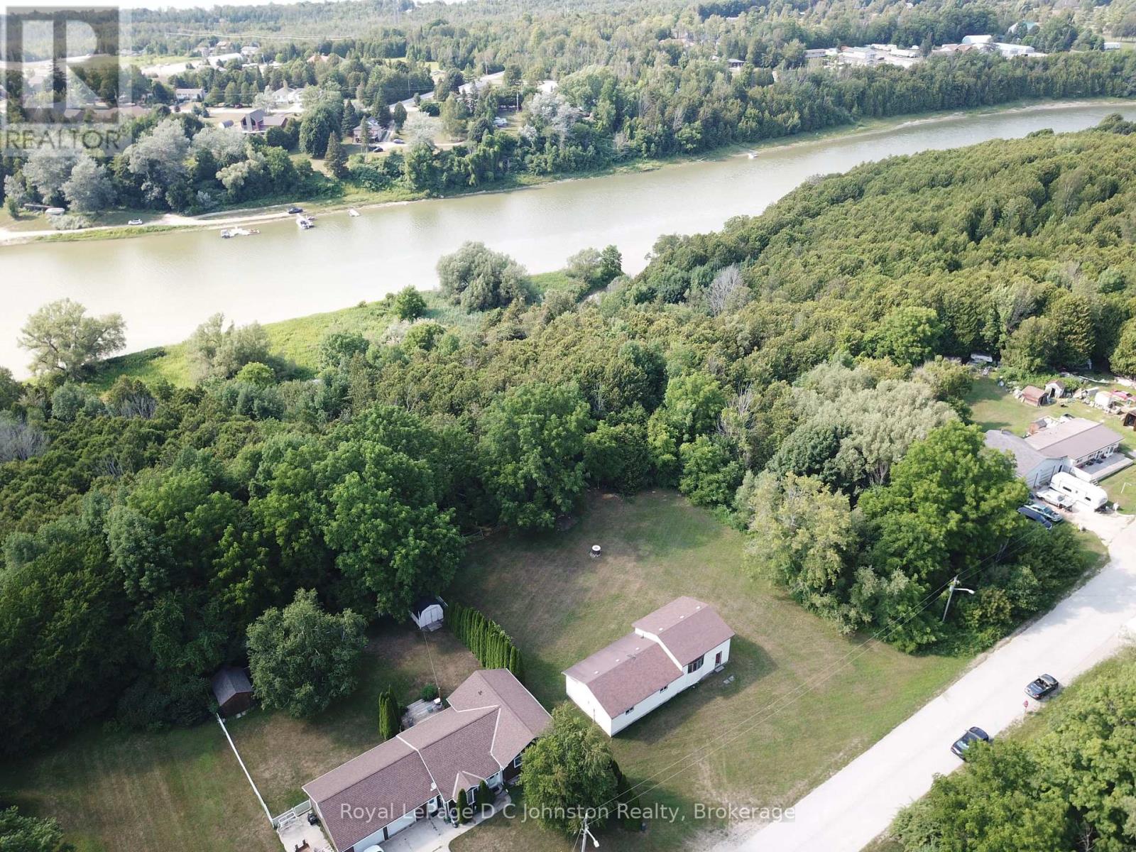 270 Edward Street, Saugeen Shores, Ontario N0H 2L0 - Photo 2 - X13646126
