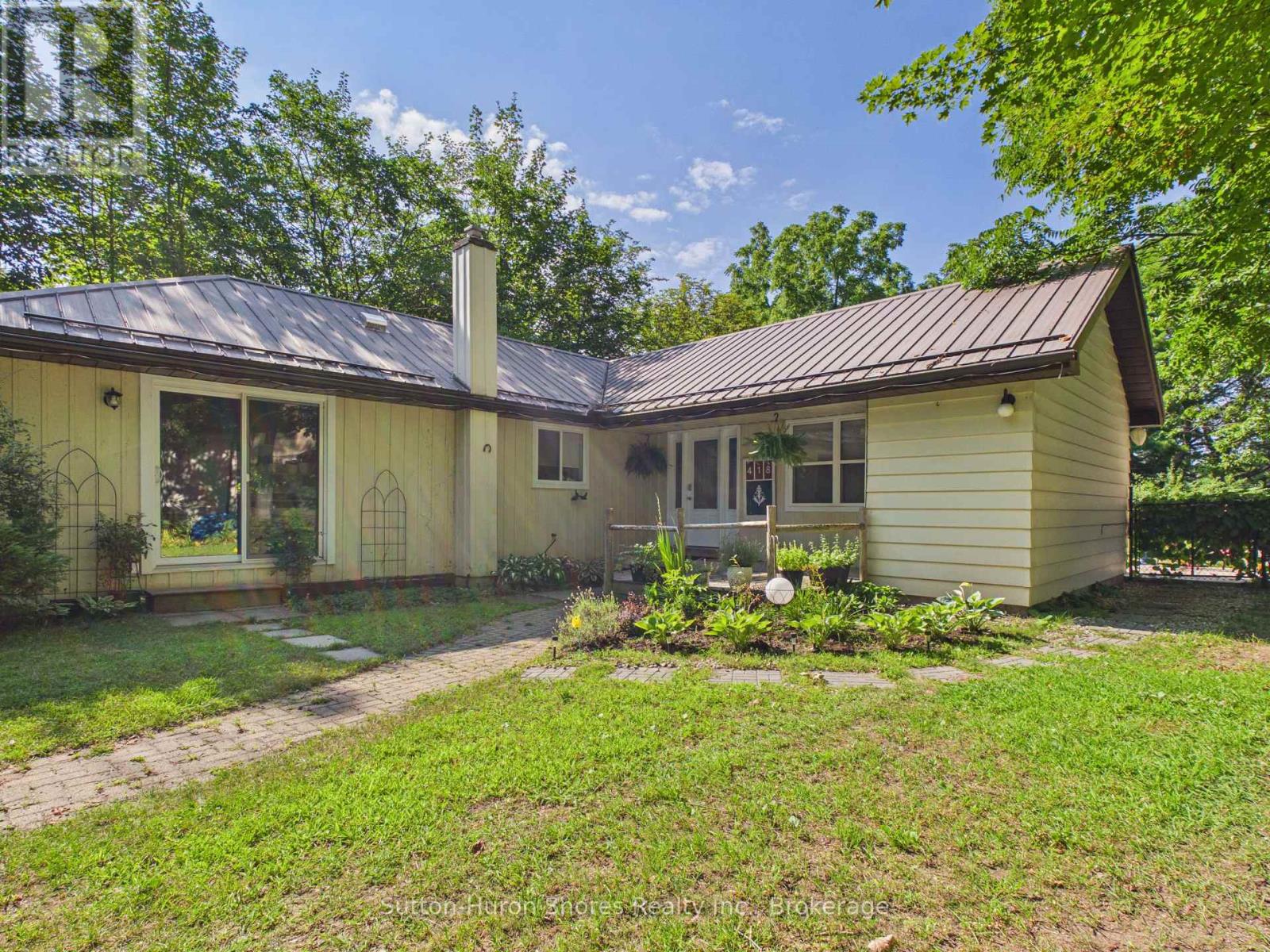418 Elgin Street, Saugeen Shores, Ontario N0H 2C0 - Photo 1 - X13646262