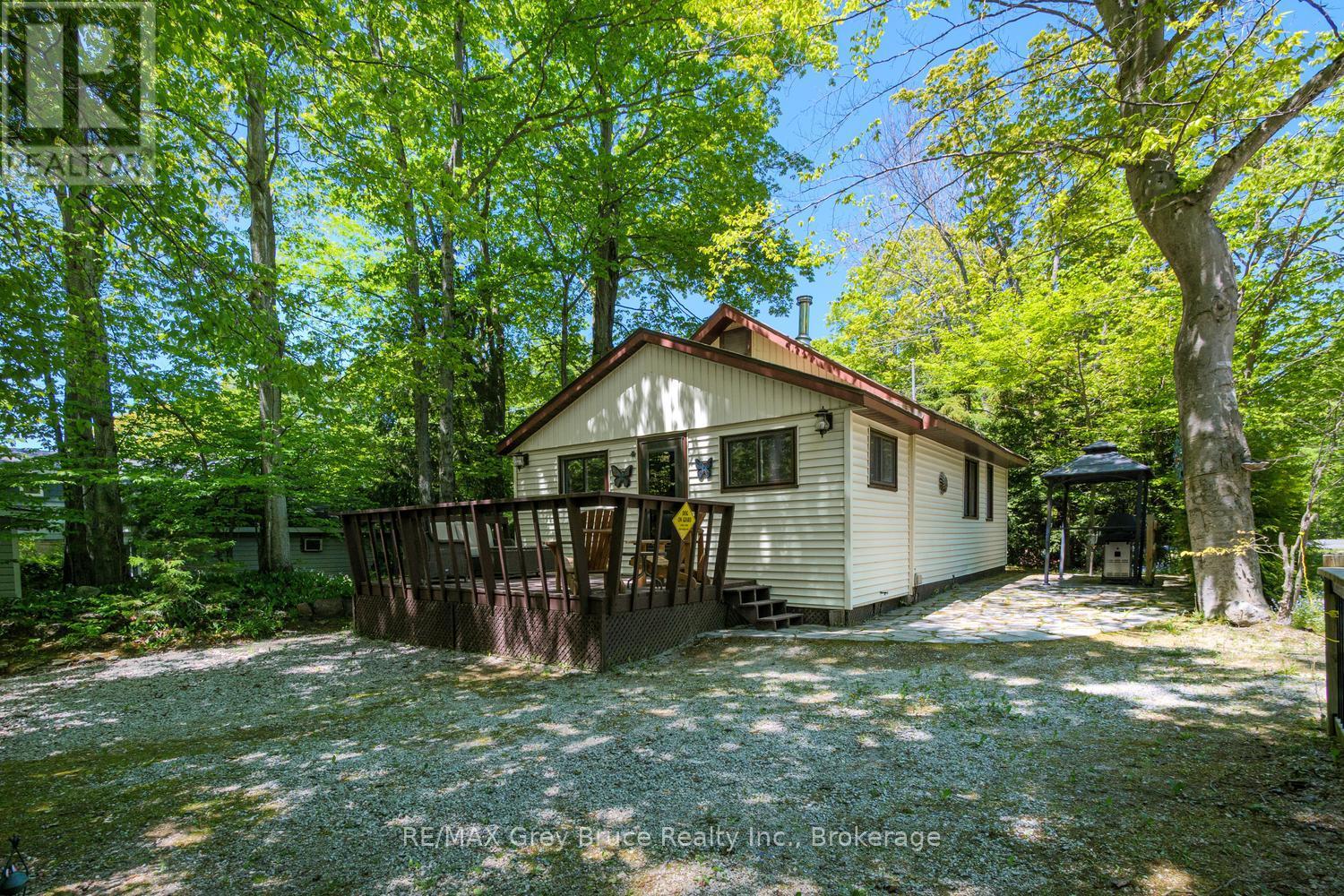 112 Symon Avenue, South Bruce Peninsula, Ontario N0H 2T0 - Photo 3 - X13660542