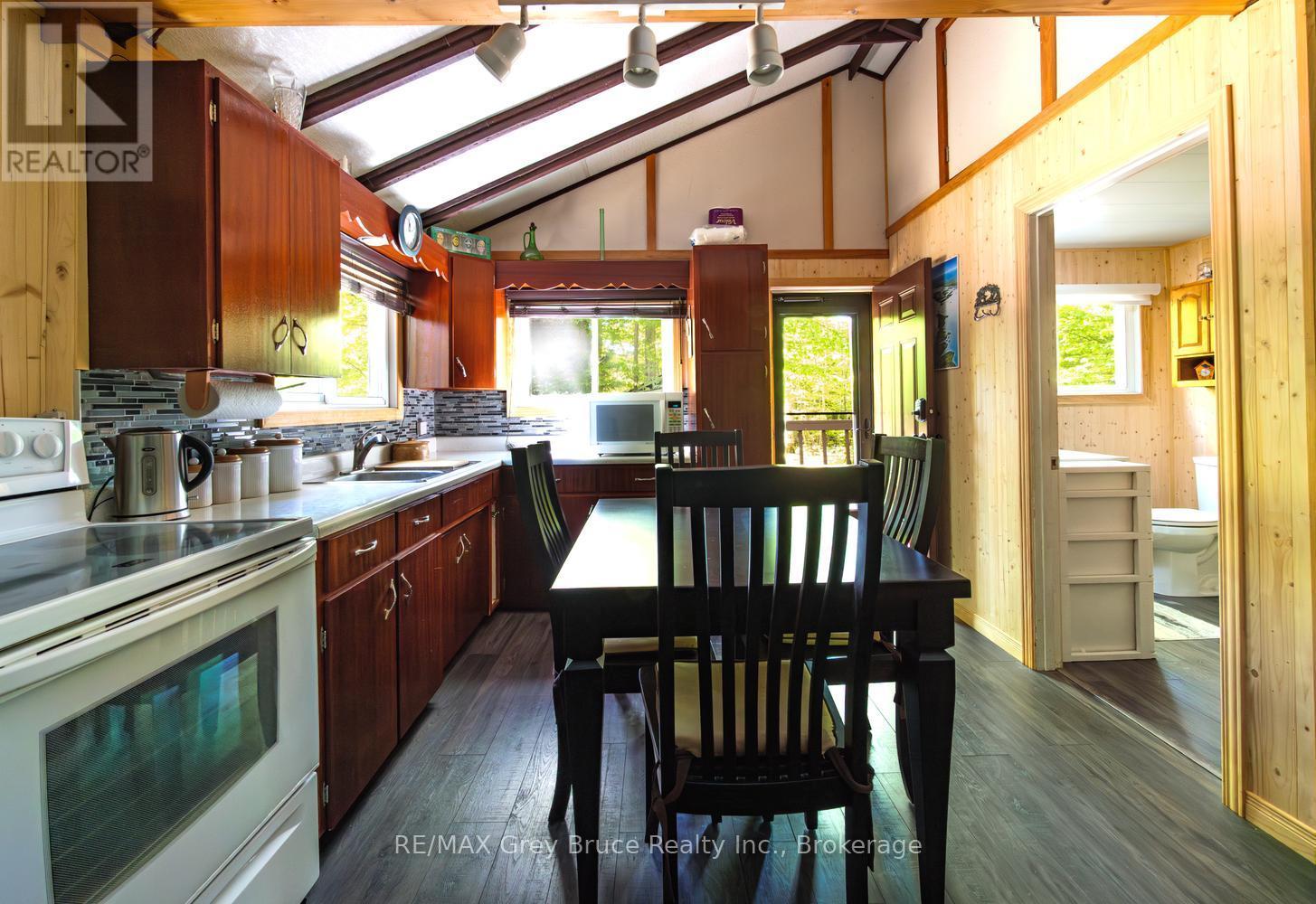 112 Symon Avenue, South Bruce Peninsula, Ontario N0H 2T0 - Photo 6 - X13660542