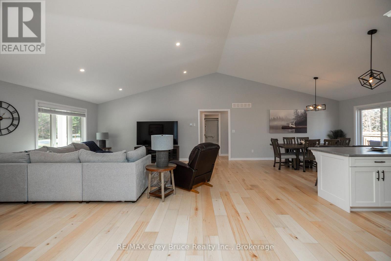 611 Sixth Street N, South Bruce Peninsula, Ontario N0H 2G0 - Photo 4 - X13661052