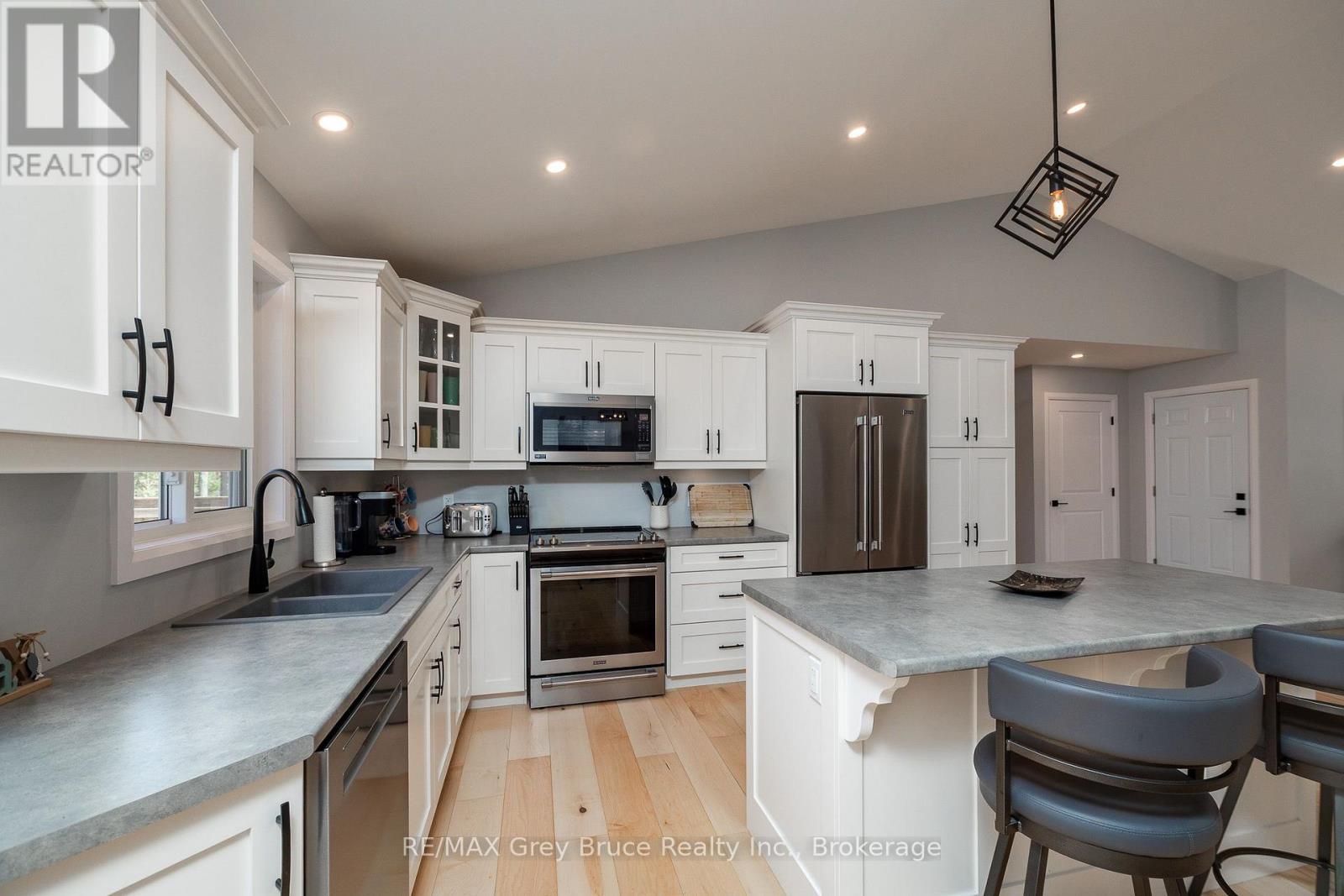 611 Sixth Street N, South Bruce Peninsula, Ontario N0H 2G0 - Photo 8 - X13661052