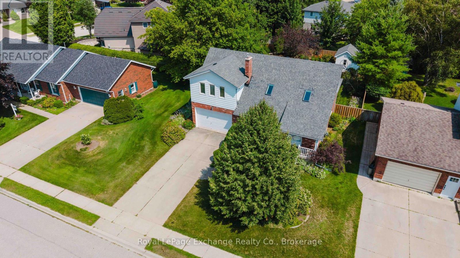 953 Parkwood Drive, Saugeen Shores, Ontario N0H 2C2 - Photo 3 - X13661598