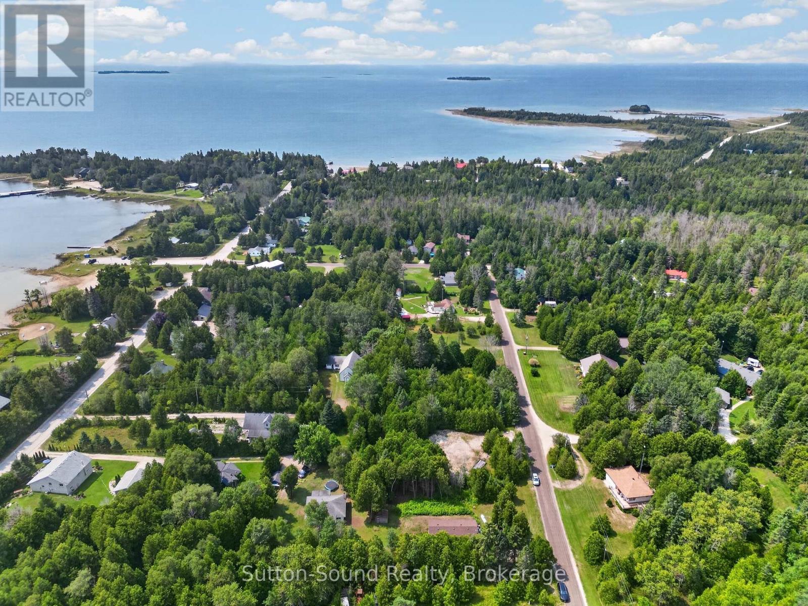 24 Isabella Street, South Bruce Peninsula, Ontario N0H 2T0 - Photo 3 - X13661644