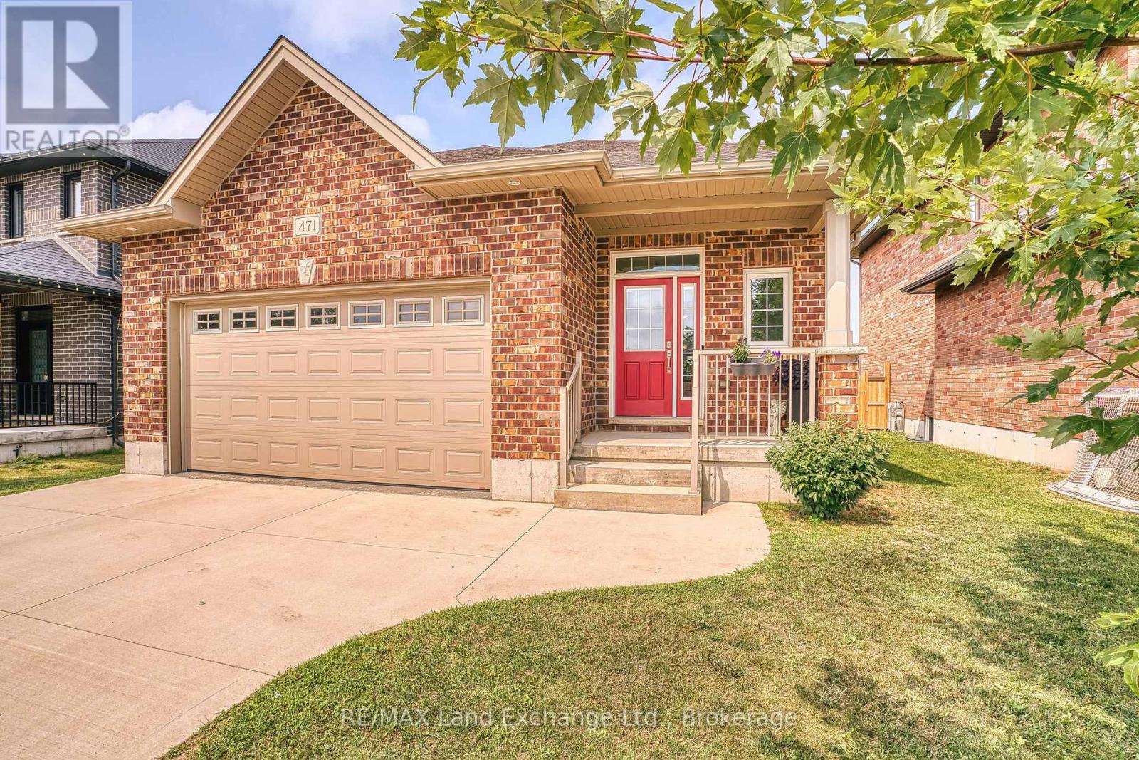 471 Devonshire Road, Saugeen Shores, Ontario N0H 2C6 - Photo 2 - X13671376