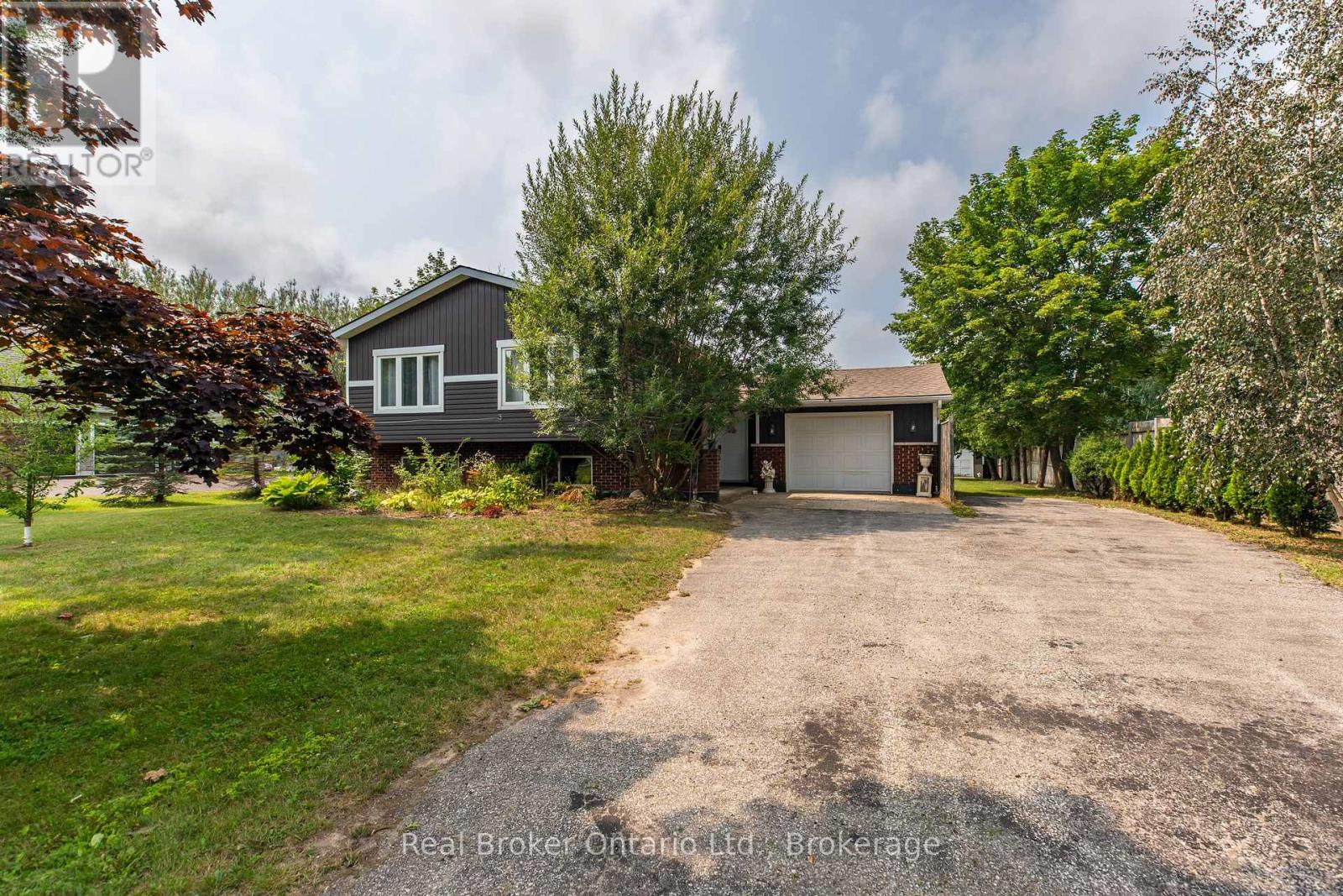 115 Carlisle Street, Saugeen Shores, Ontario N0H 2L0 - Photo 2 - X13678542