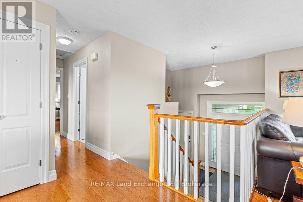 298 Stickel Street, Saugeen Shores, Ontario N0H 2C1 - Photo 7 - X13681222