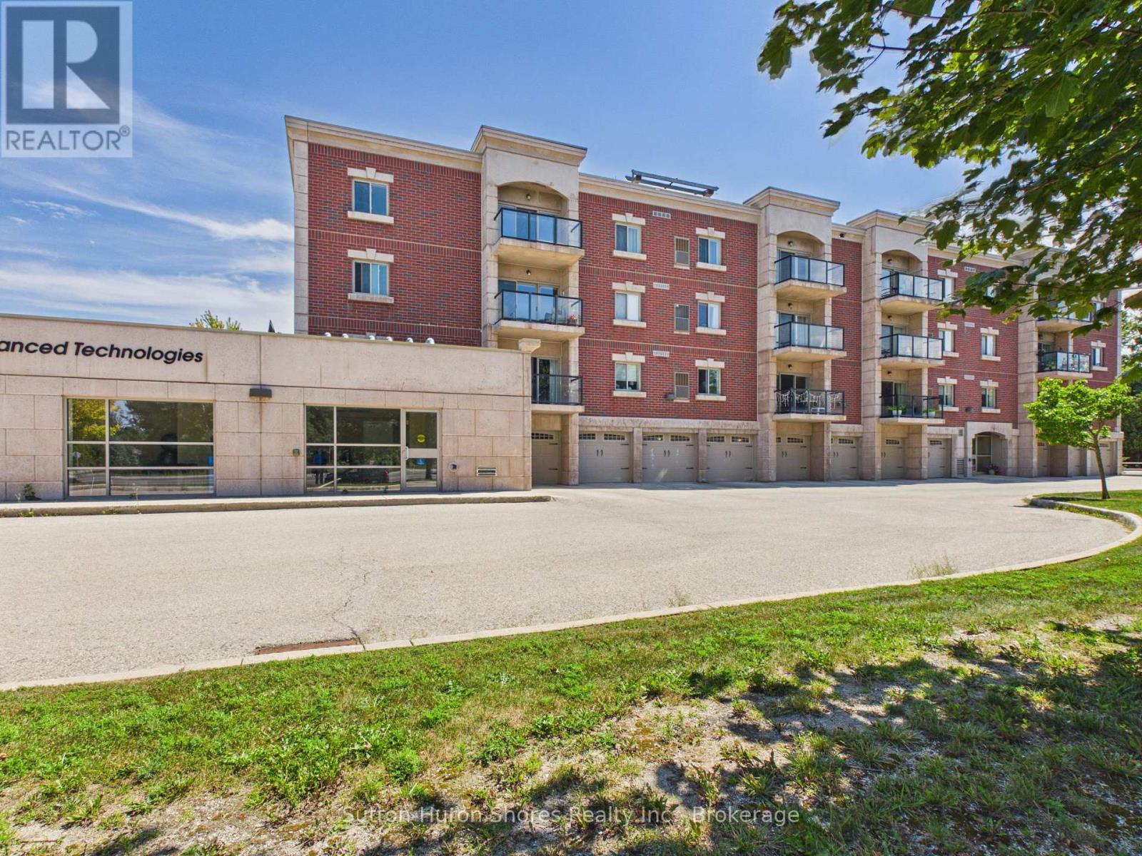 402 - 221 Adelaide Street, Saugeen Shores, Ontario N0H 2L0 - Photo 1 - X13689832