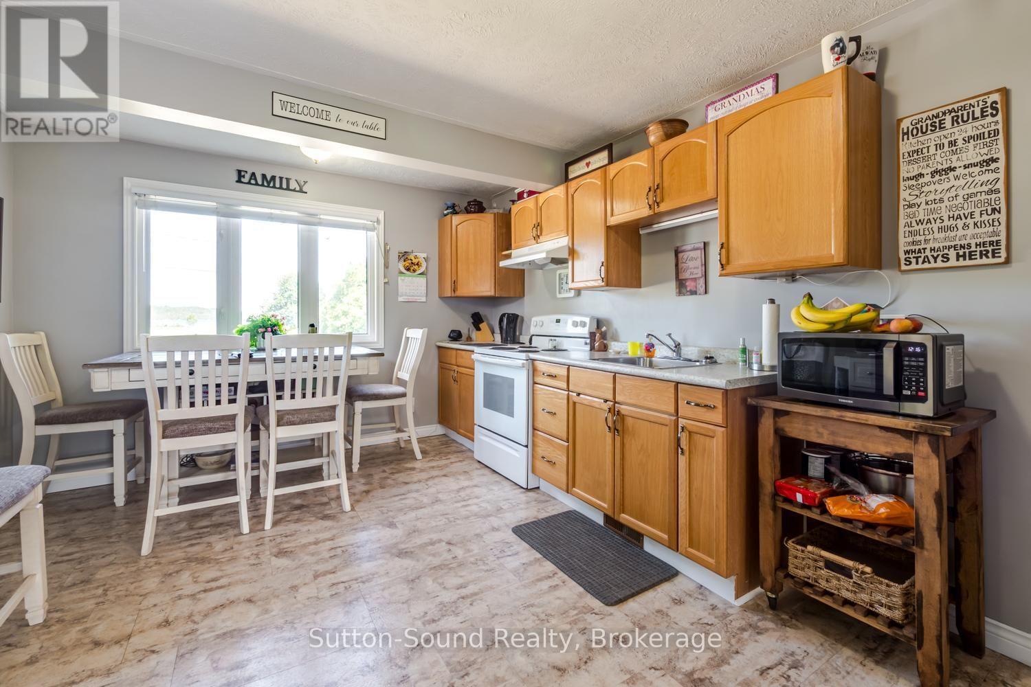 623 Frank Street, South Bruce Peninsula, Ontario N0H 2T0 - Photo 3 - X13701400