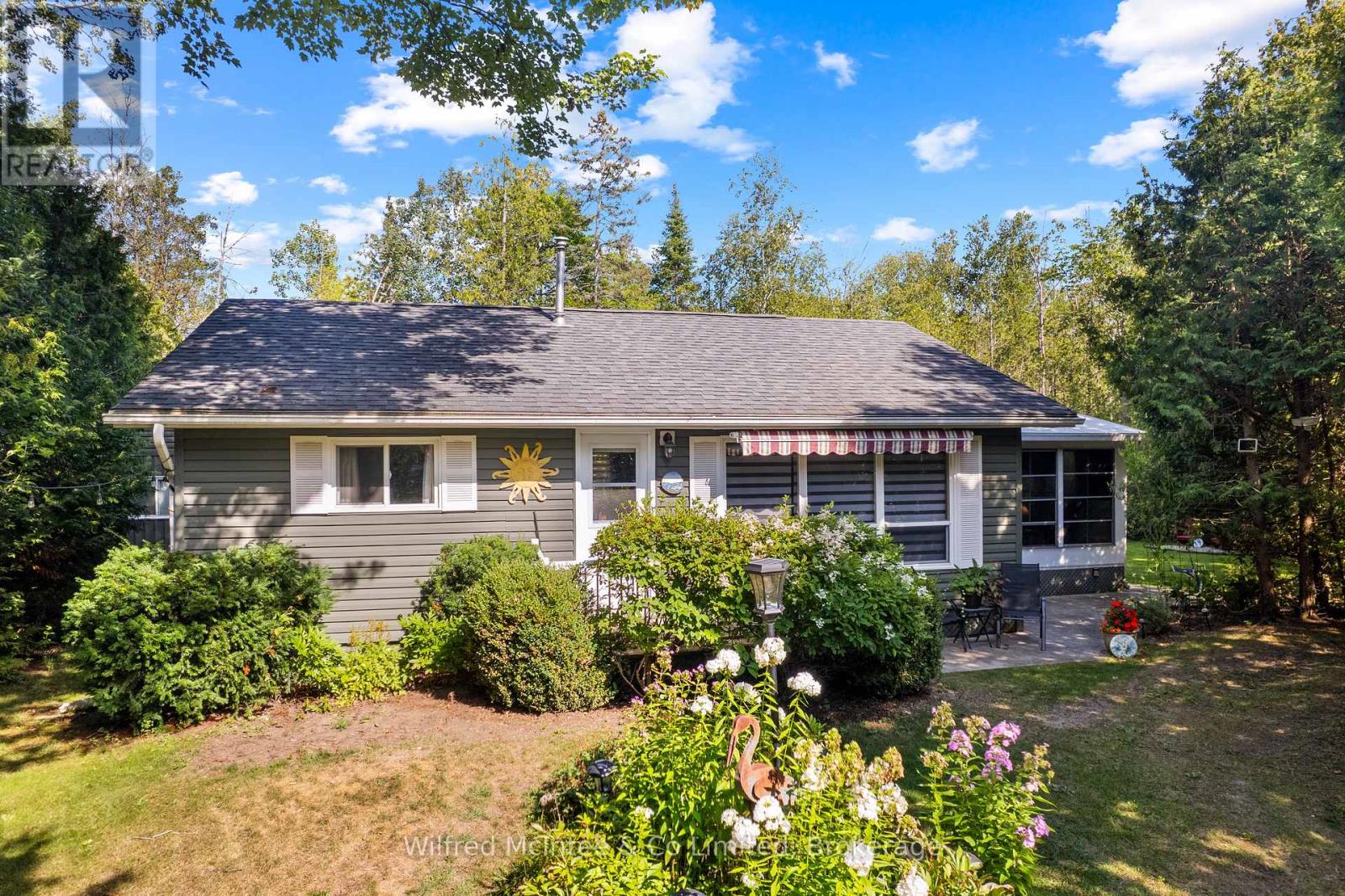 32 Mohawk Drive, Native Leased Lands, Ontario N0H 2L0 - Photo 3 - X13703938