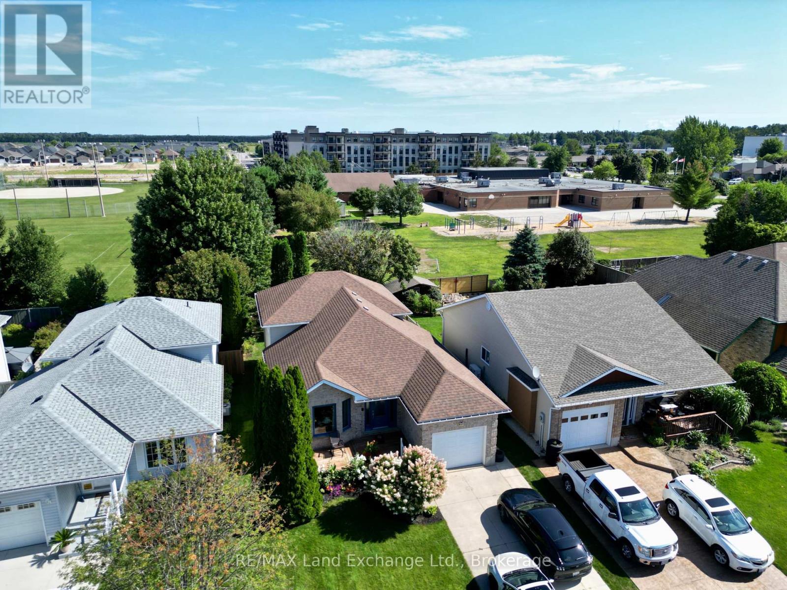 493 Joseph Street, Saugeen Shores, Ontario N0H 2C2 - Photo 2 - X13705490