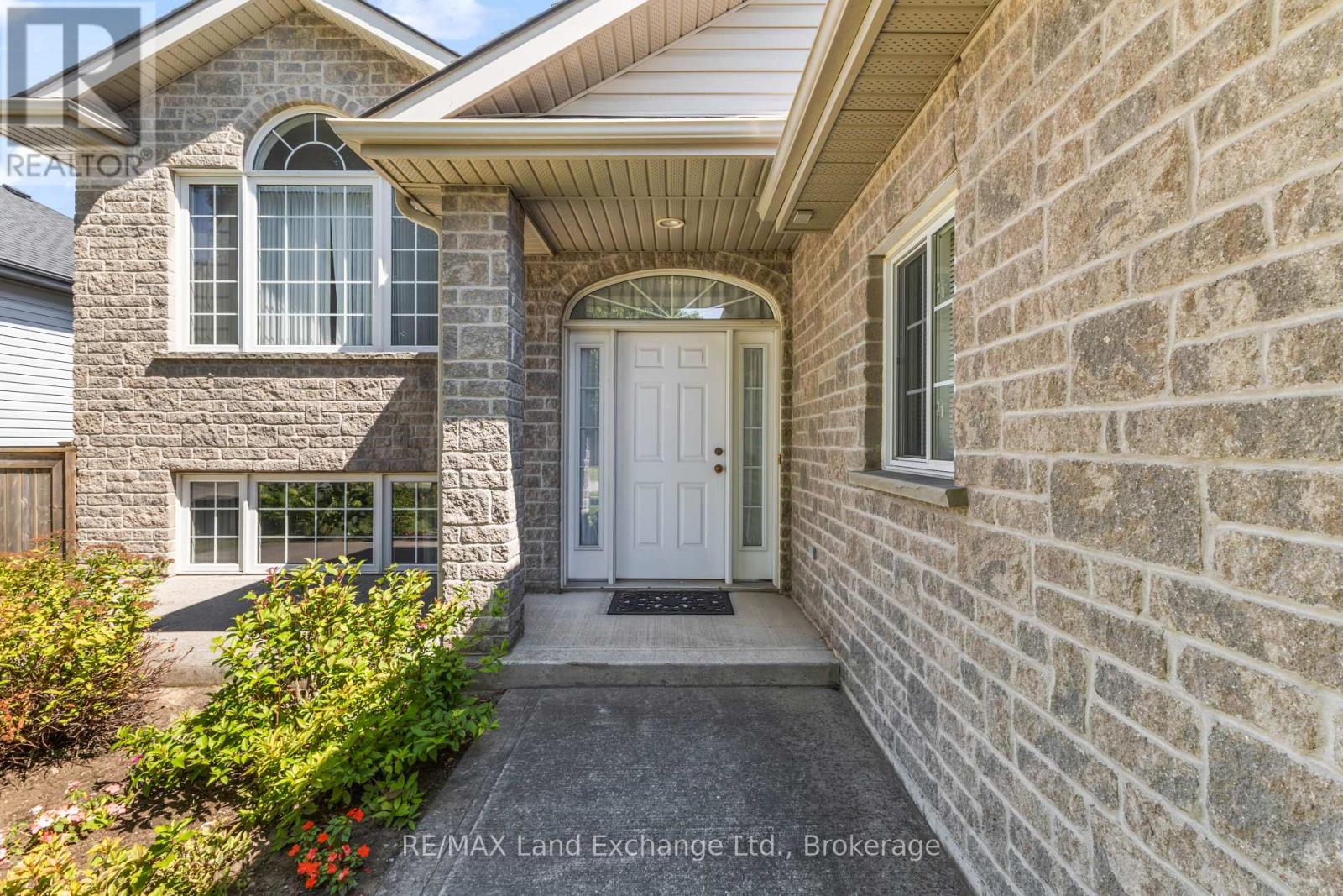 513 Peirson Avenue, Saugeen Shores, Ontario N0H 2C1 - Photo 8 - X13705896