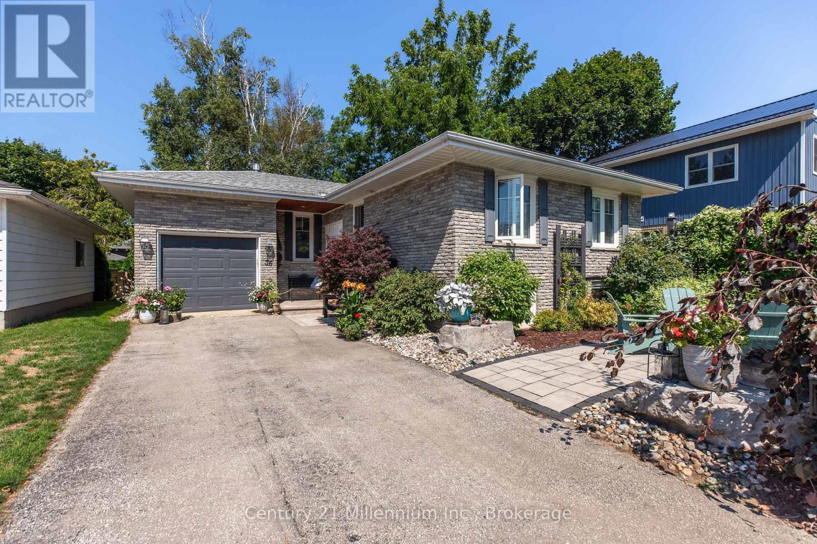 36 Huron Street N, Saugeen Shores, Ontario N0H 2L0 - Photo 1 - X13709504