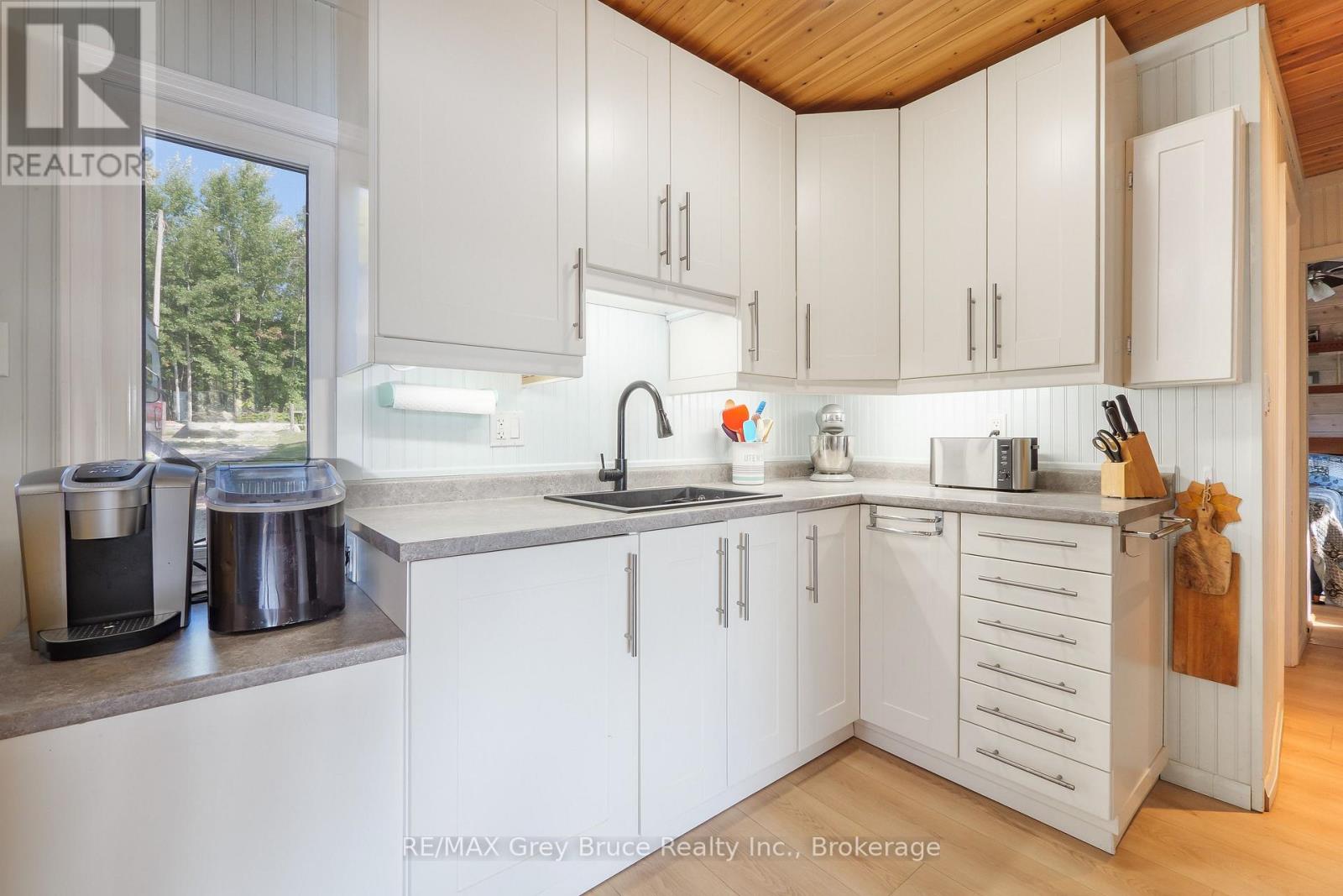 38 Maple Drive, South Bruce Peninsula, Ontario N0H 1A0 - Photo 9 - X13720234