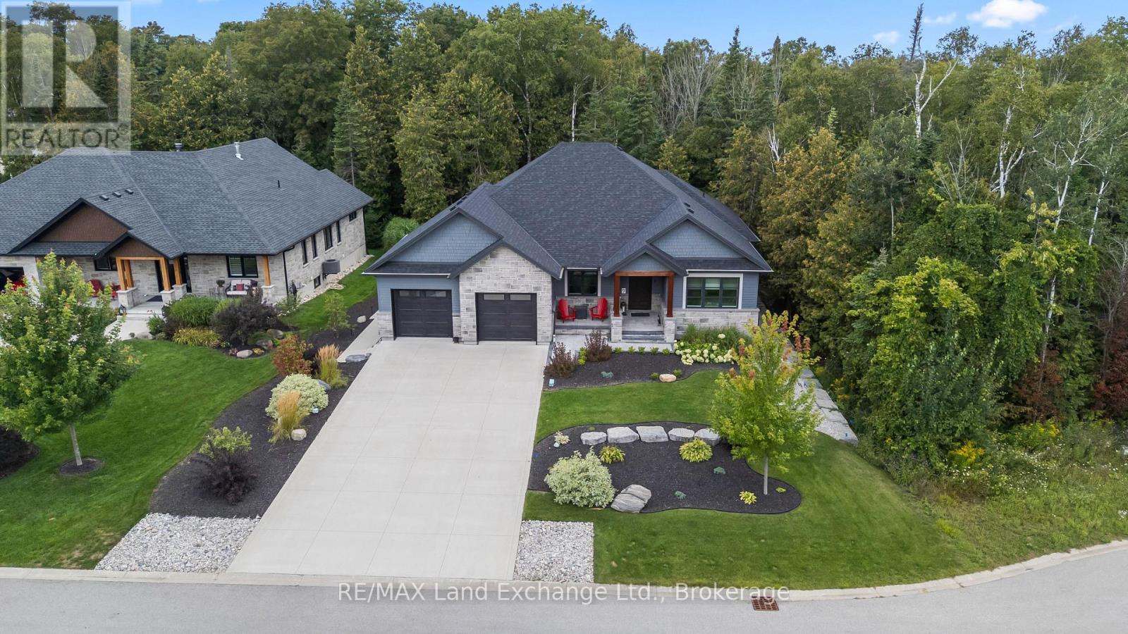 9 Lakeside Woods Crescent, Saugeen Shores, Ontario N0H 2C6 - Photo 1 - X13726852