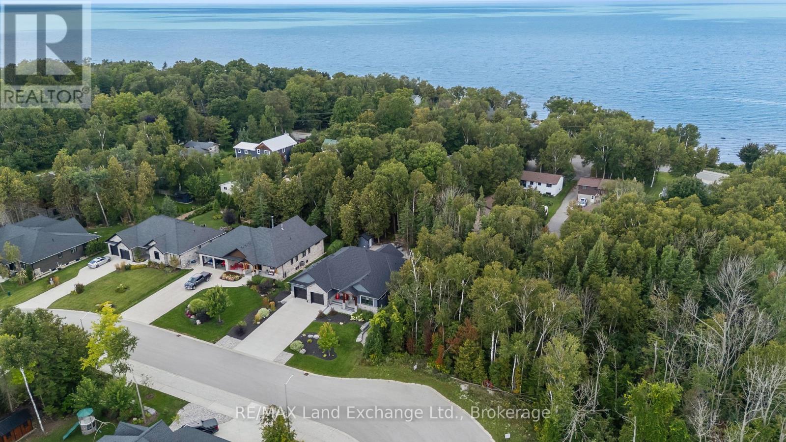 9 Lakeside Woods Crescent, Saugeen Shores, Ontario N0H 2C6 - Photo 4 - X13726852