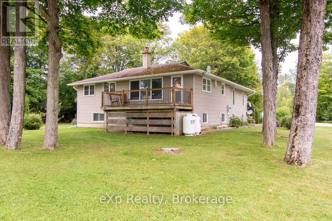 92 Parkside Avenue, South Bruce Peninsula, Ontario N0H 2T0 - Photo 1 - X13729714