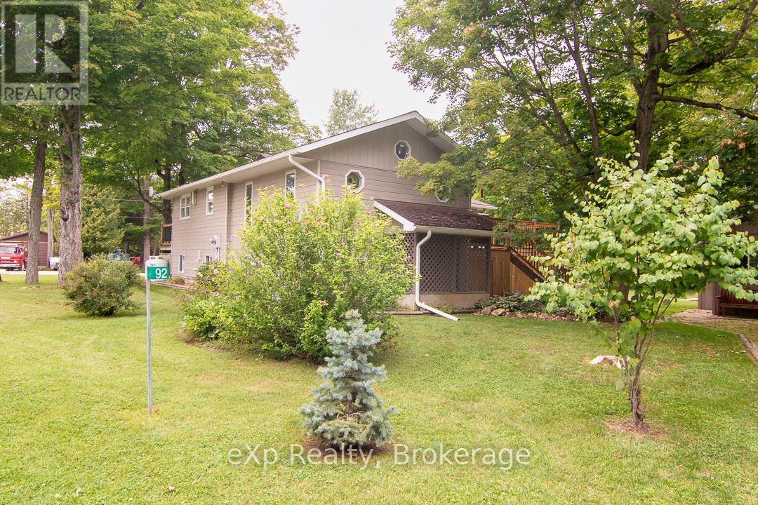 92 Parkside Avenue, South Bruce Peninsula, Ontario N0H 2T0 - Photo 3 - X13729714